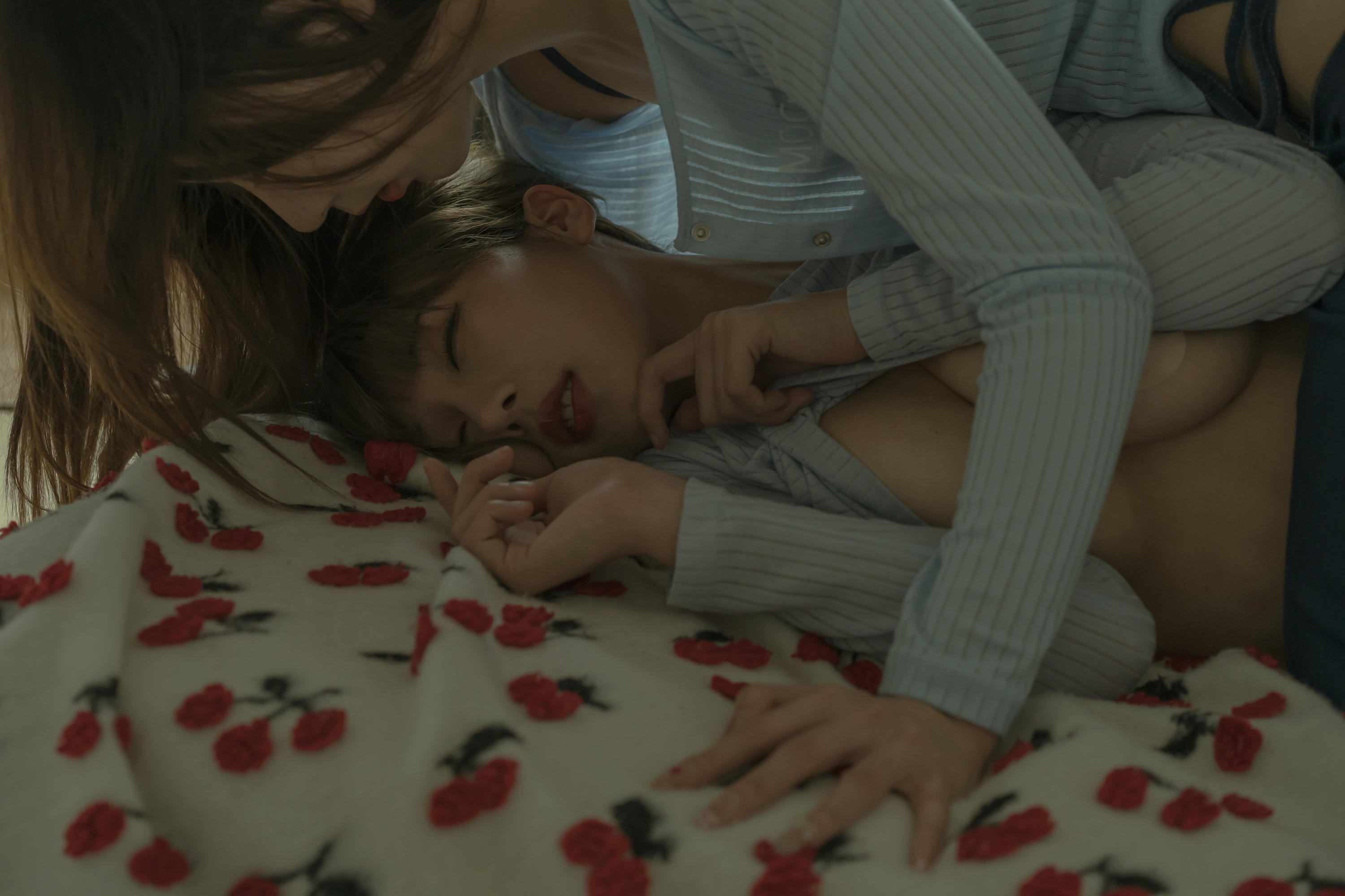 云溪溪 NO.036 &奶桃 日系百合 [60P1V 1.57GB]_第2集