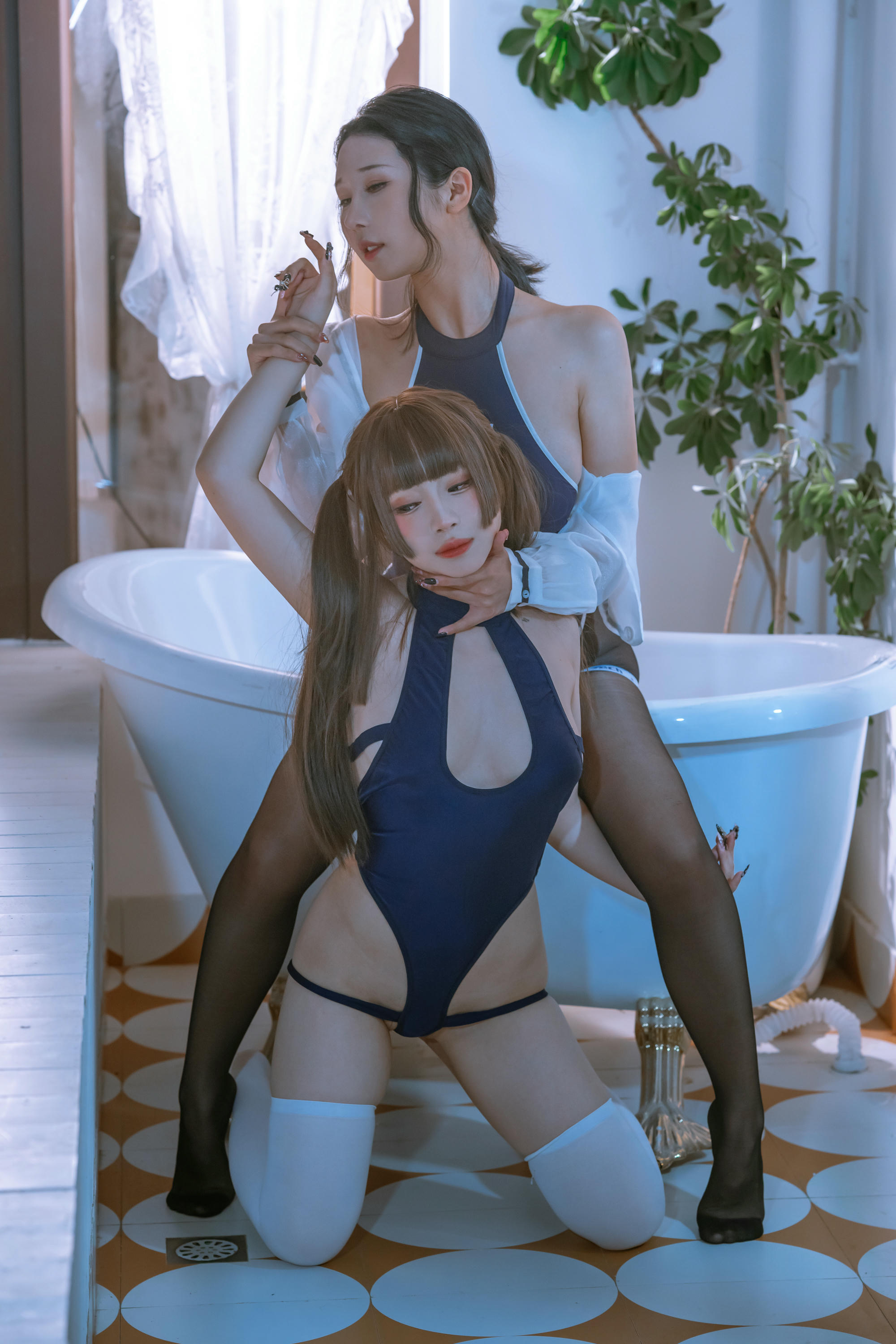 云溪溪 NO.056 奶桃X胡桃猫 双人竟泳 [53P1V 1.30GB]_第1集