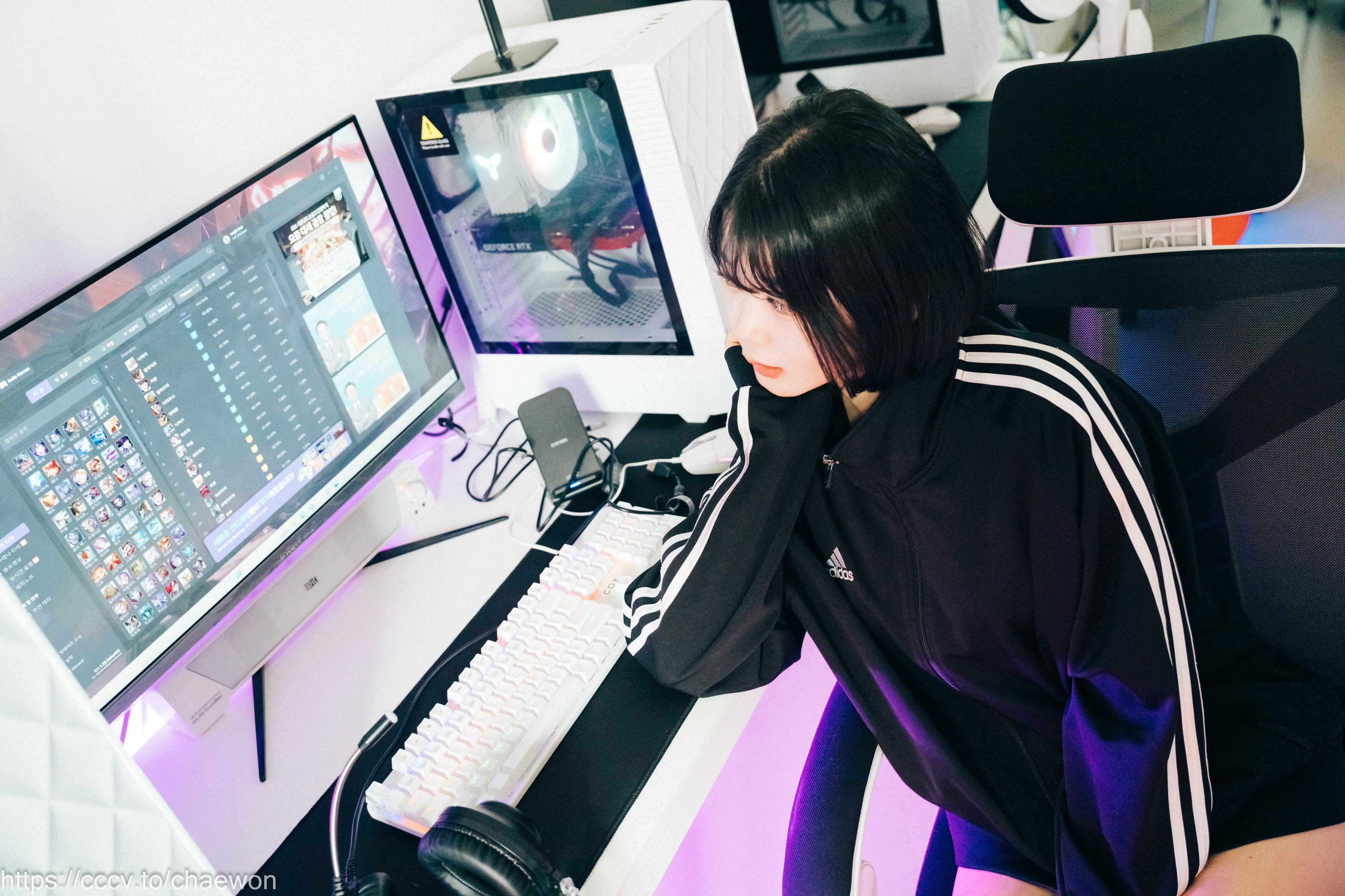 Zia (지아) NO.098 Loozy PC Room with SP [218P+14V／5.52GB]_第1集