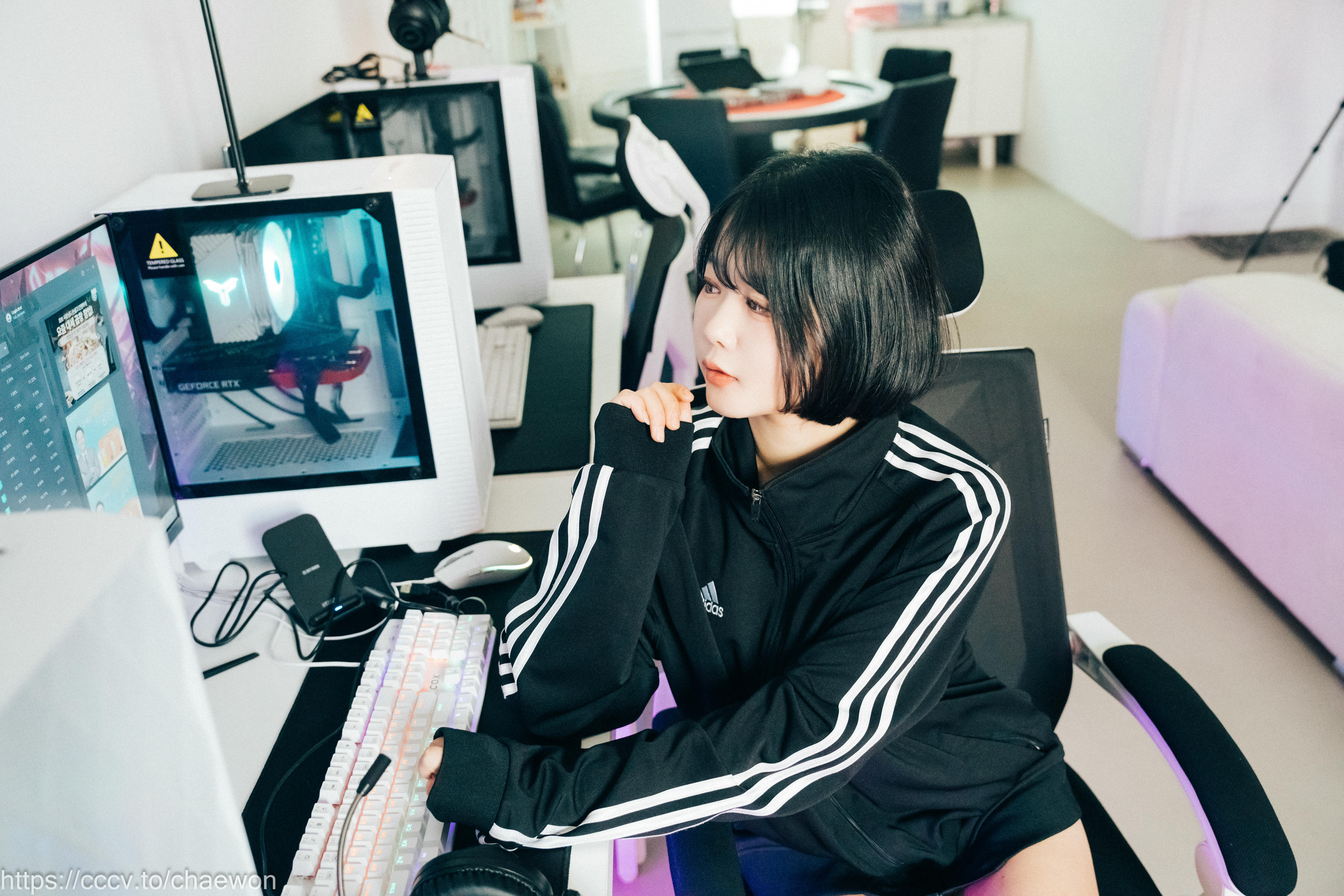 Zia (지아) NO.098 Loozy PC Room with SP [218P+14V／5.52GB]_第1集