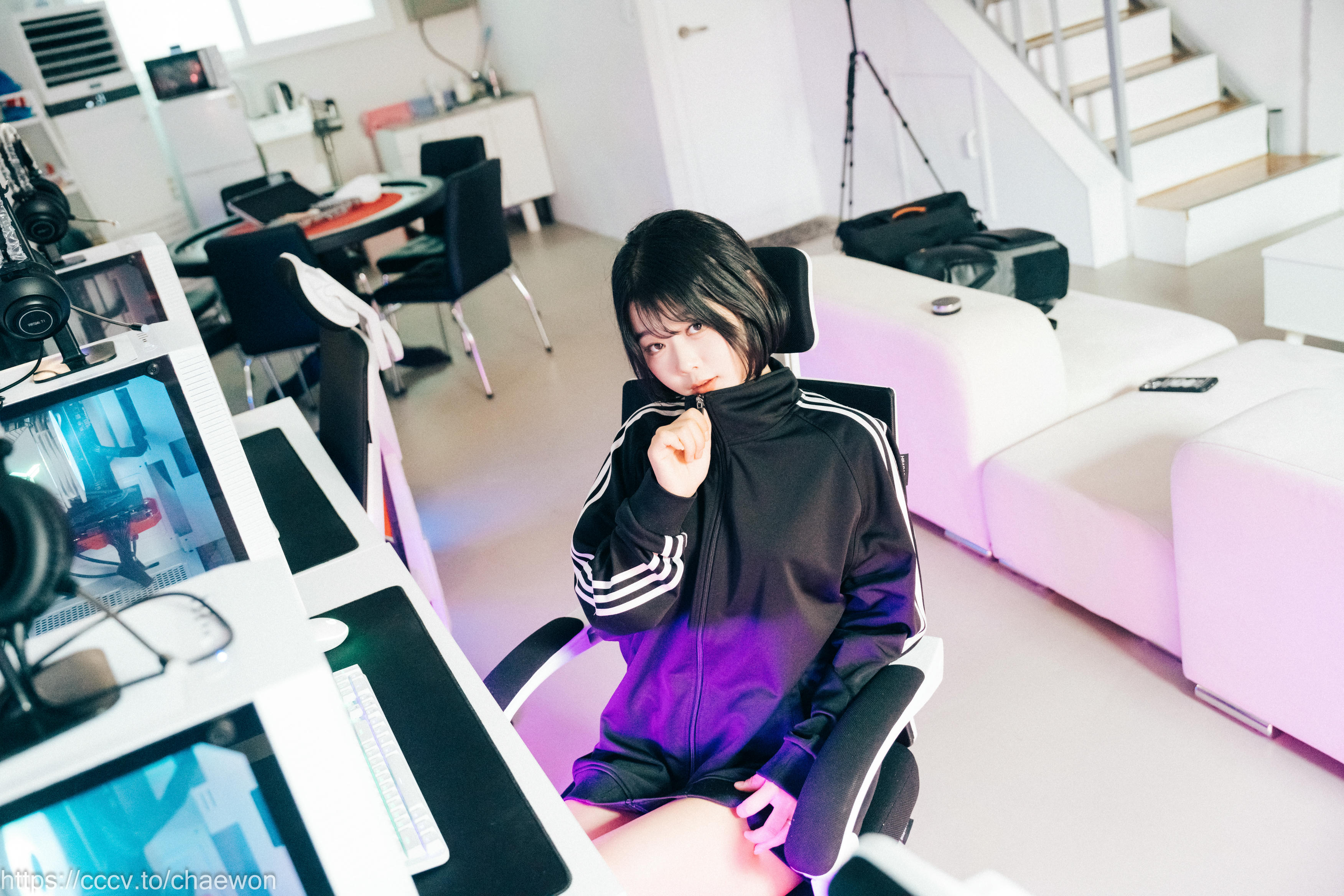 Zia (지아) NO.098 Loozy PC Room with SP [218P+14V／5.52GB]_第1集
