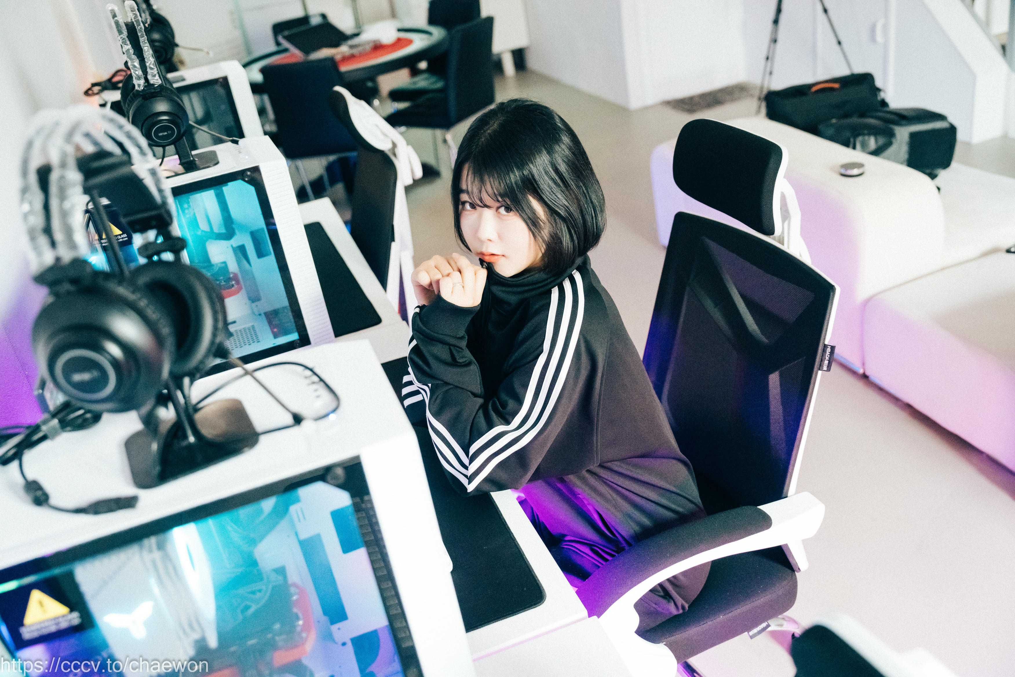 Zia (지아) NO.098 Loozy PC Room with SP [218P+14V／5.52GB]_第1集