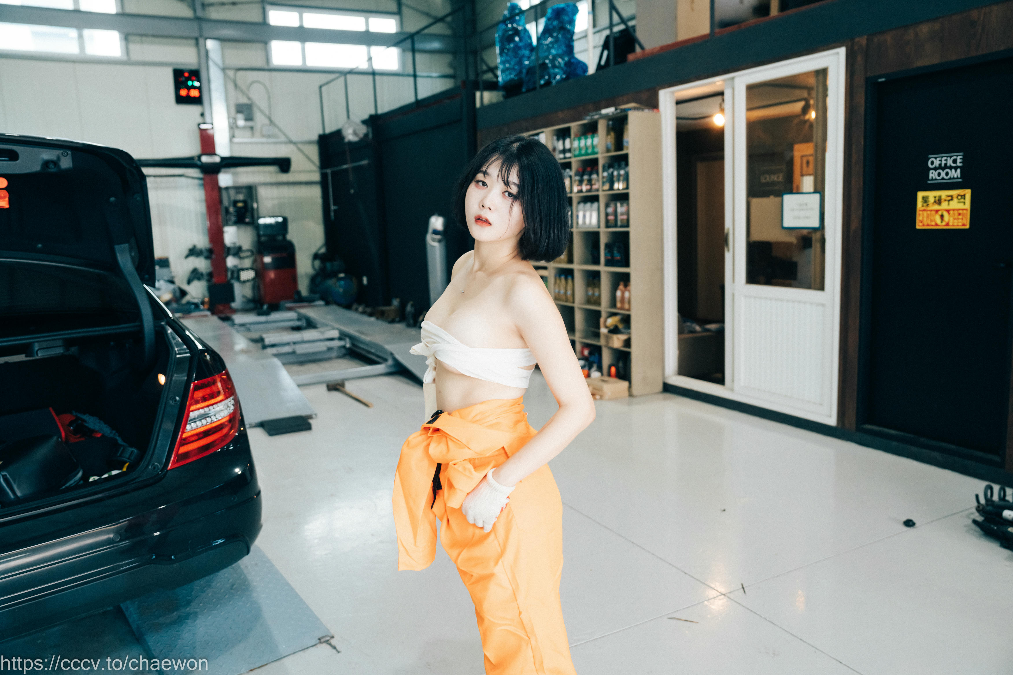 Zia (지아) NO.105 Loozy Zia (지아) Garage Girl [129P+3V／3GB]_第1集