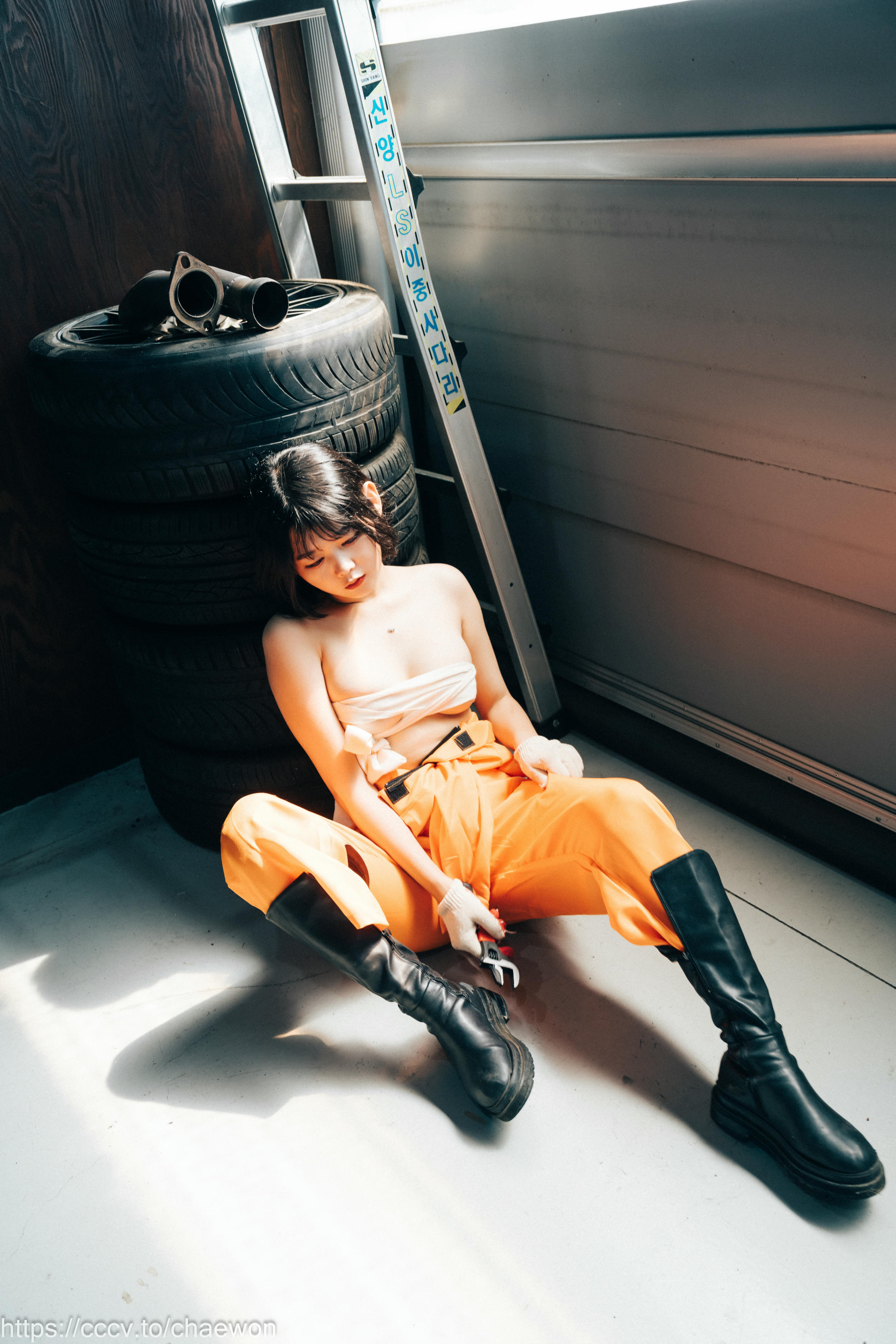 Zia (지아) NO.105 Loozy Zia (지아) Garage Girl [129P+3V／3GB]_第1集
