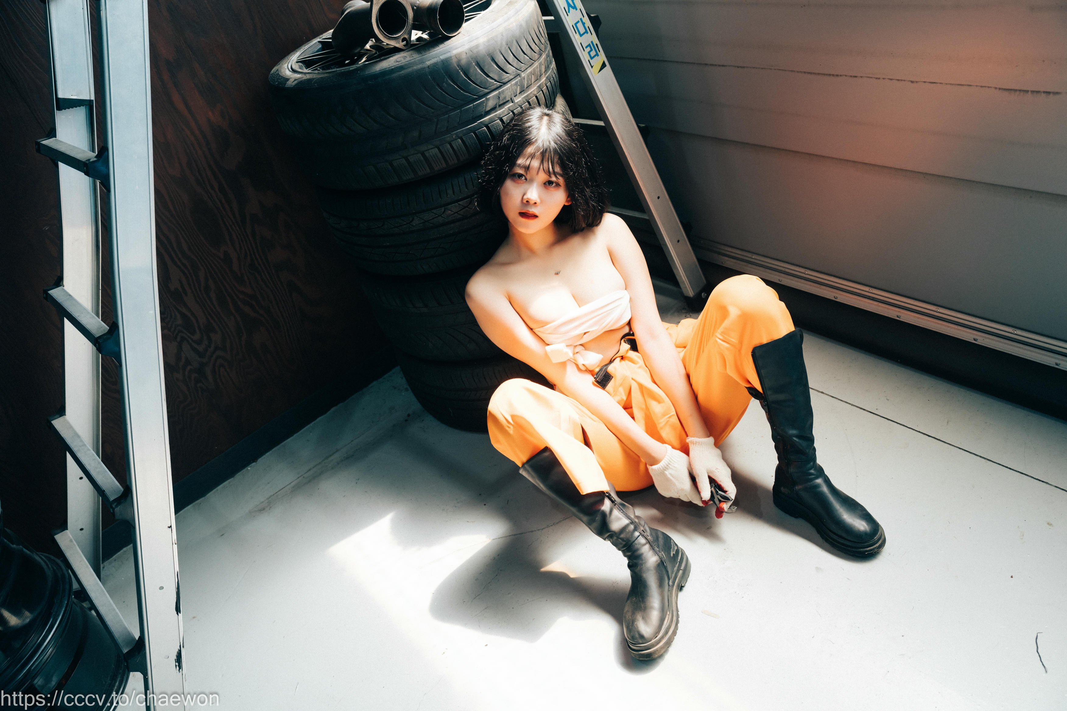 Zia (지아) NO.105 Loozy Zia (지아) Garage Girl [129P+3V／3GB]_第1集