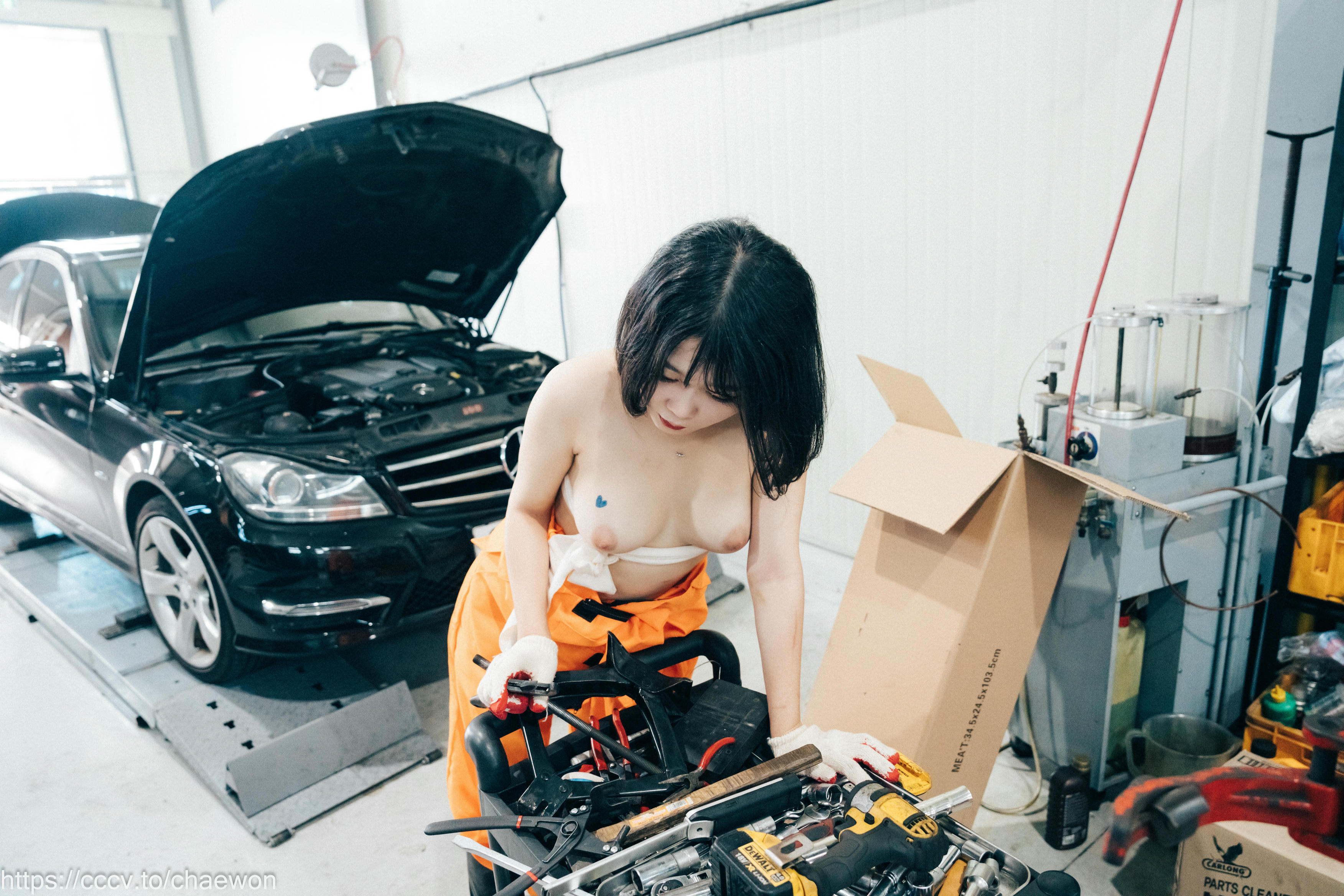 Zia (지아) NO.105 Loozy Zia (지아) Garage Girl [129P+3V／3GB]_第2集