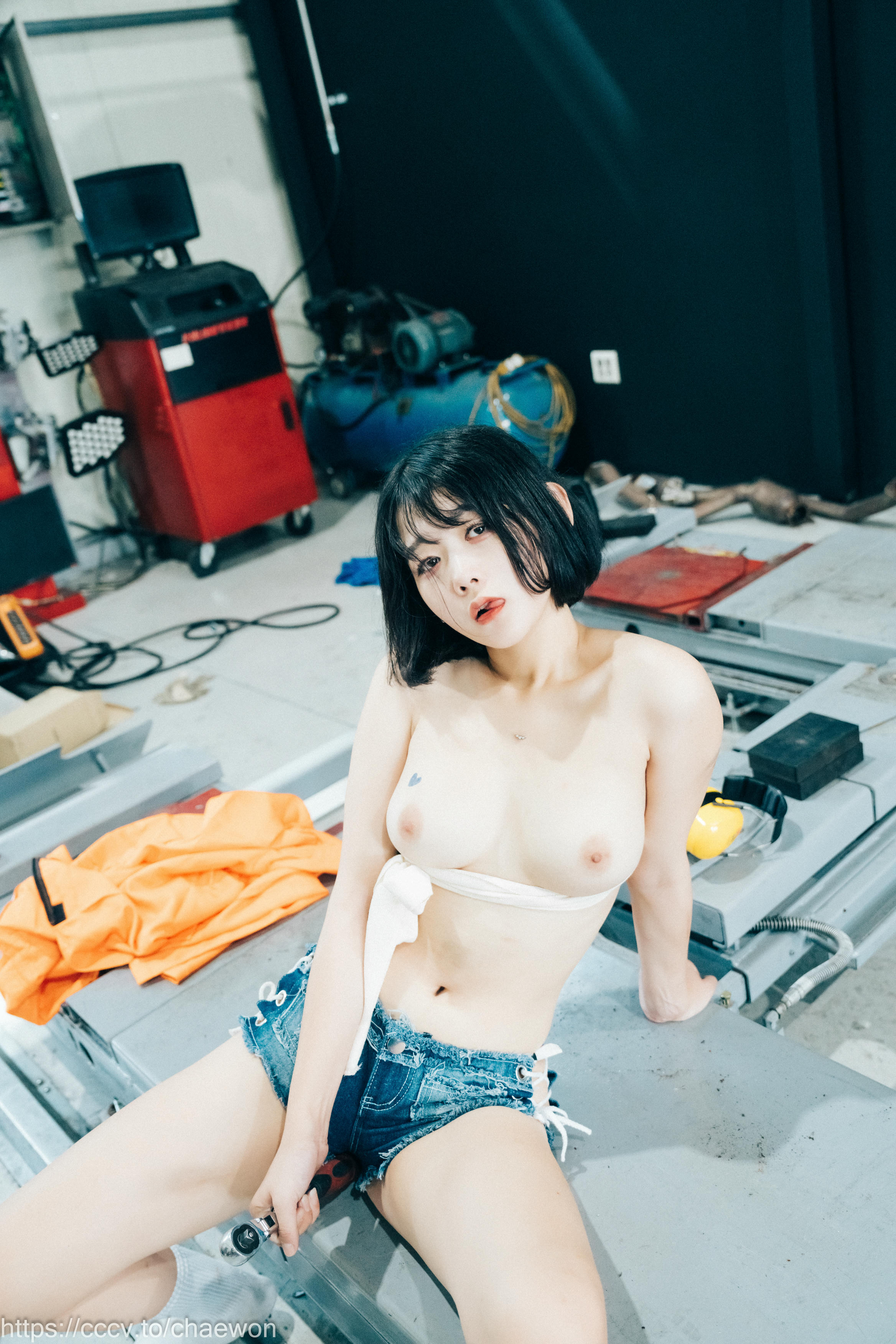 Zia (지아) NO.105 Loozy Zia (지아) Garage Girl [129P+3V／3GB]_第4集