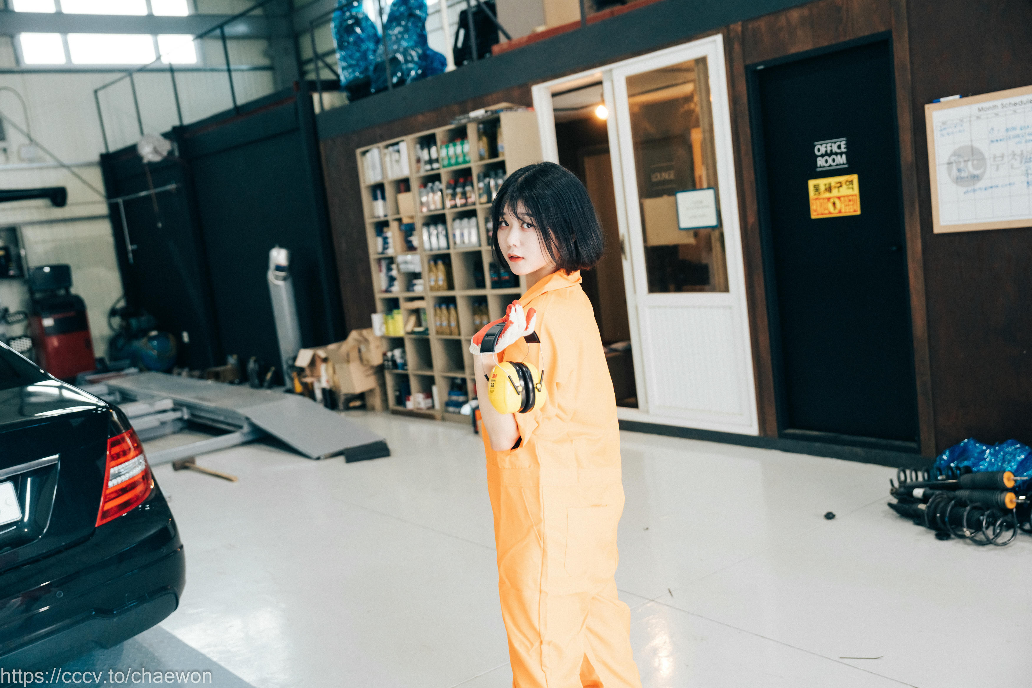 Zia (지아) NO.105 Loozy Zia (지아) Garage Girl [129P+3V／3GB]_第1集