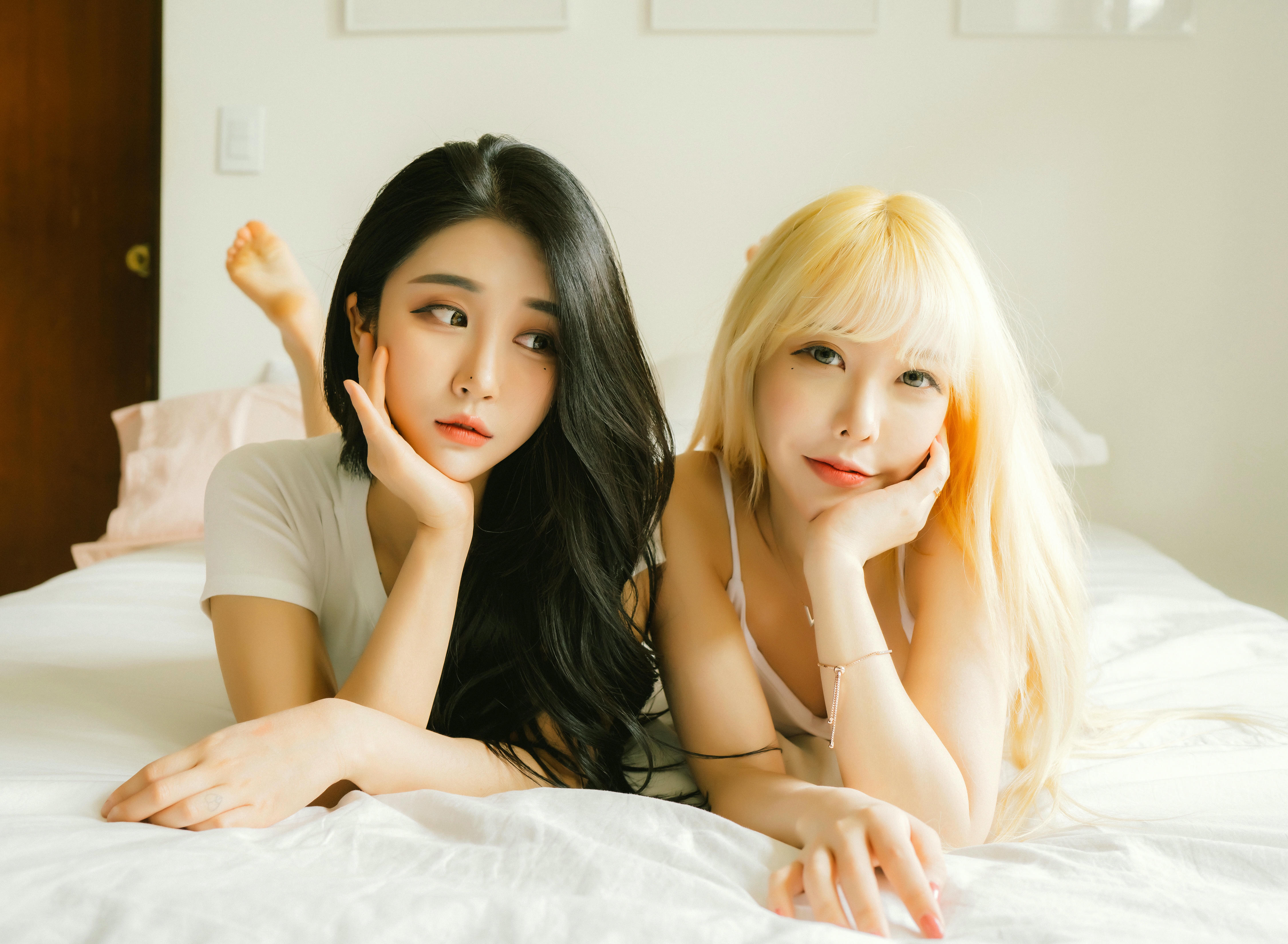 Zia (지아) NO.052 Moon Night Snap Together Vol.02 Bomi (보미) x Zia (지아) Collaboration [70P-741MB]_第2集