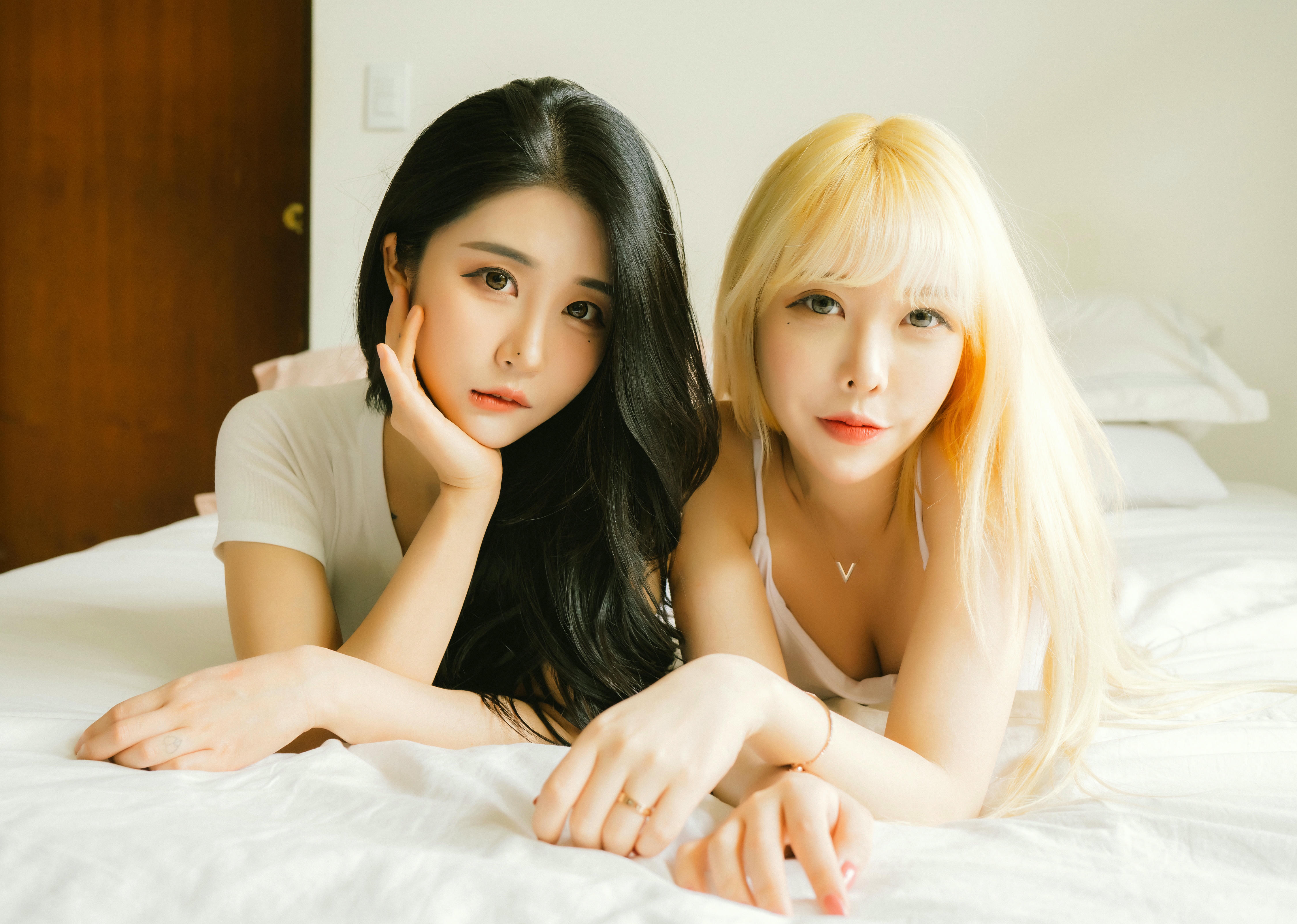 Zia (지아) NO.052 Moon Night Snap Together Vol.02 Bomi (보미) x Zia (지아) Collaboration [70P-741MB]_第2集