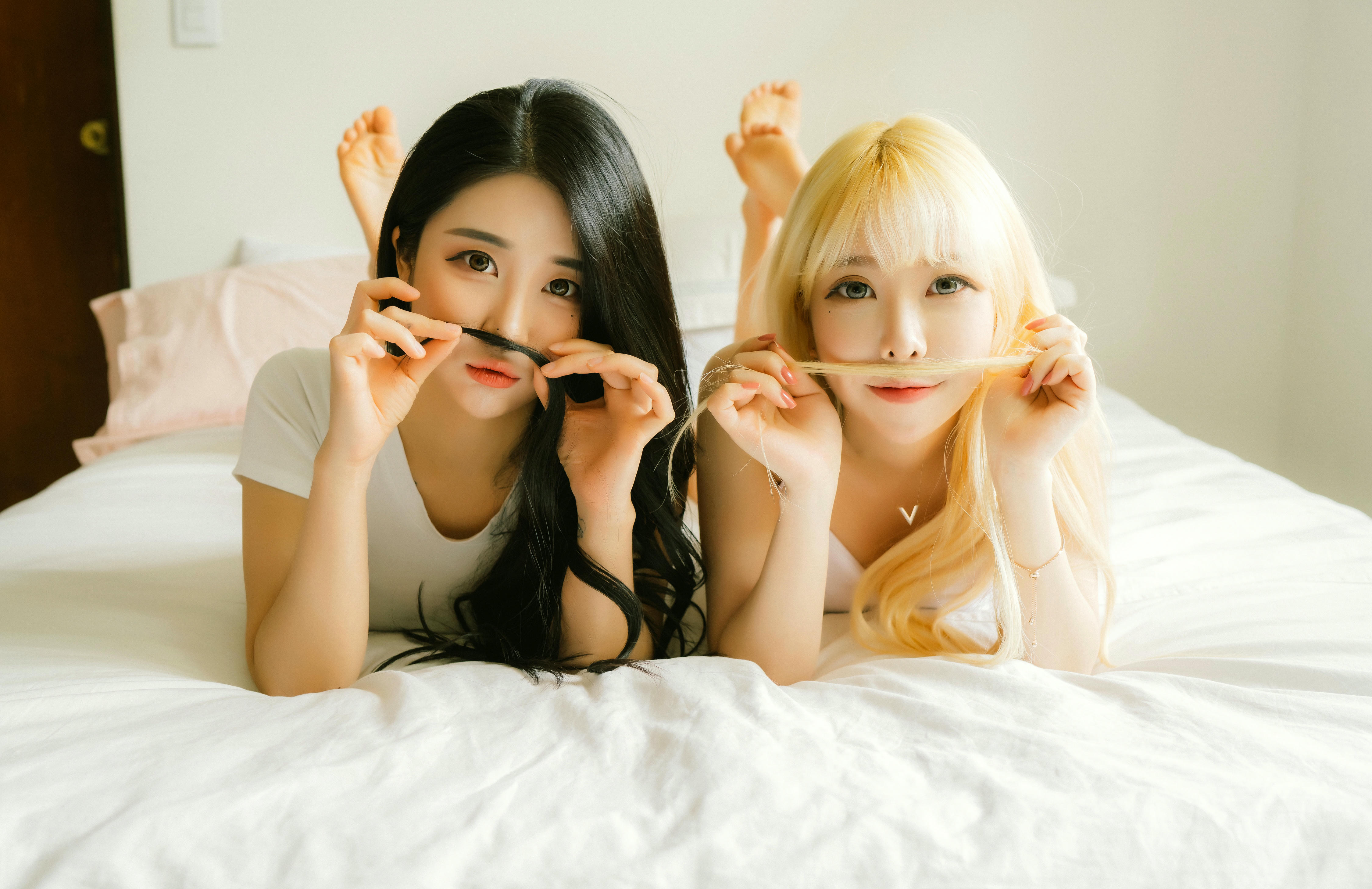 Zia (지아) NO.052 Moon Night Snap Together Vol.02 Bomi (보미) x Zia (지아) Collaboration [70P-741MB]_第2集