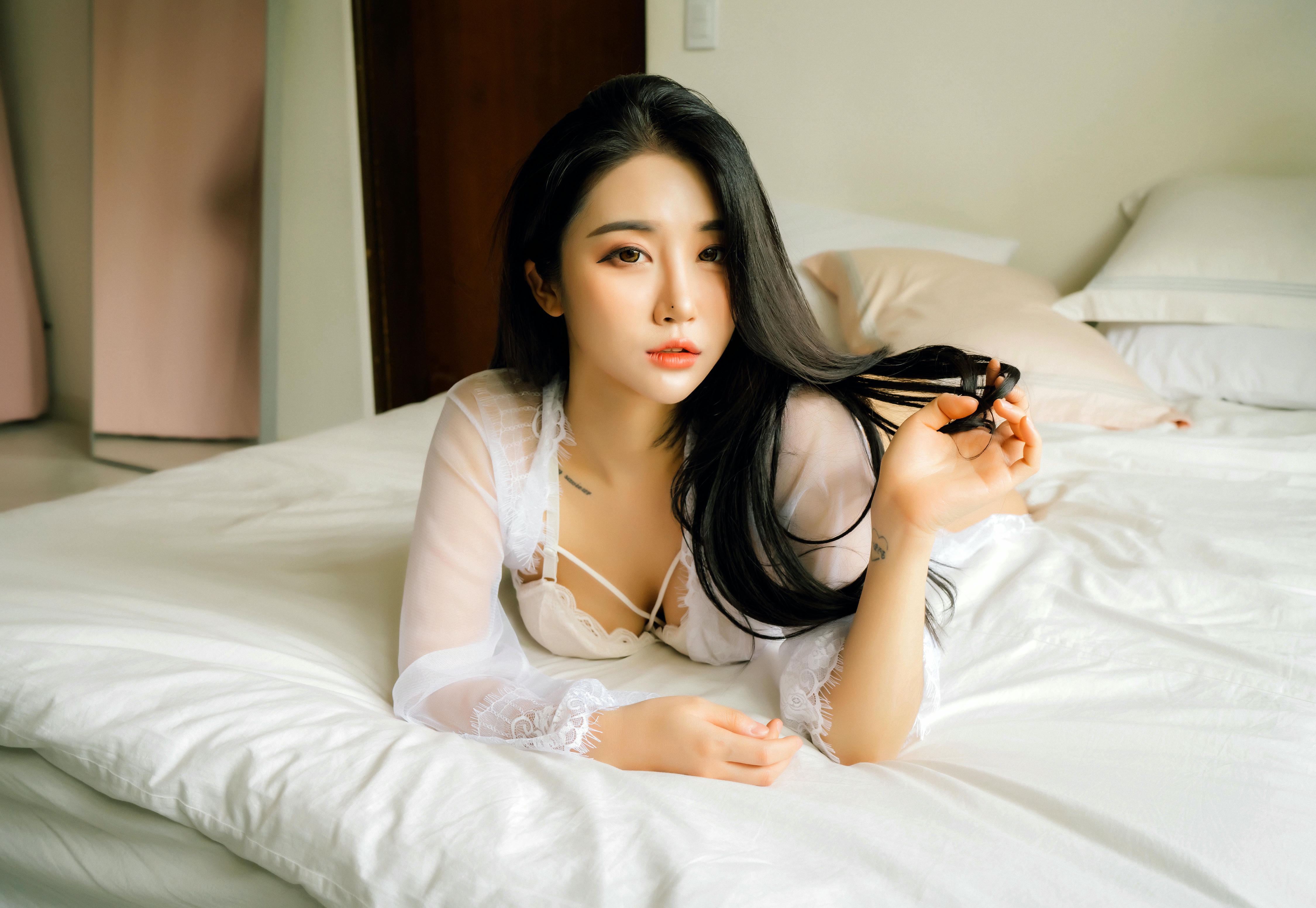 Zia (지아) NO.052 Moon Night Snap Together Vol.02 Bomi (보미) x Zia (지아) Collaboration [70P-741MB]_第1集