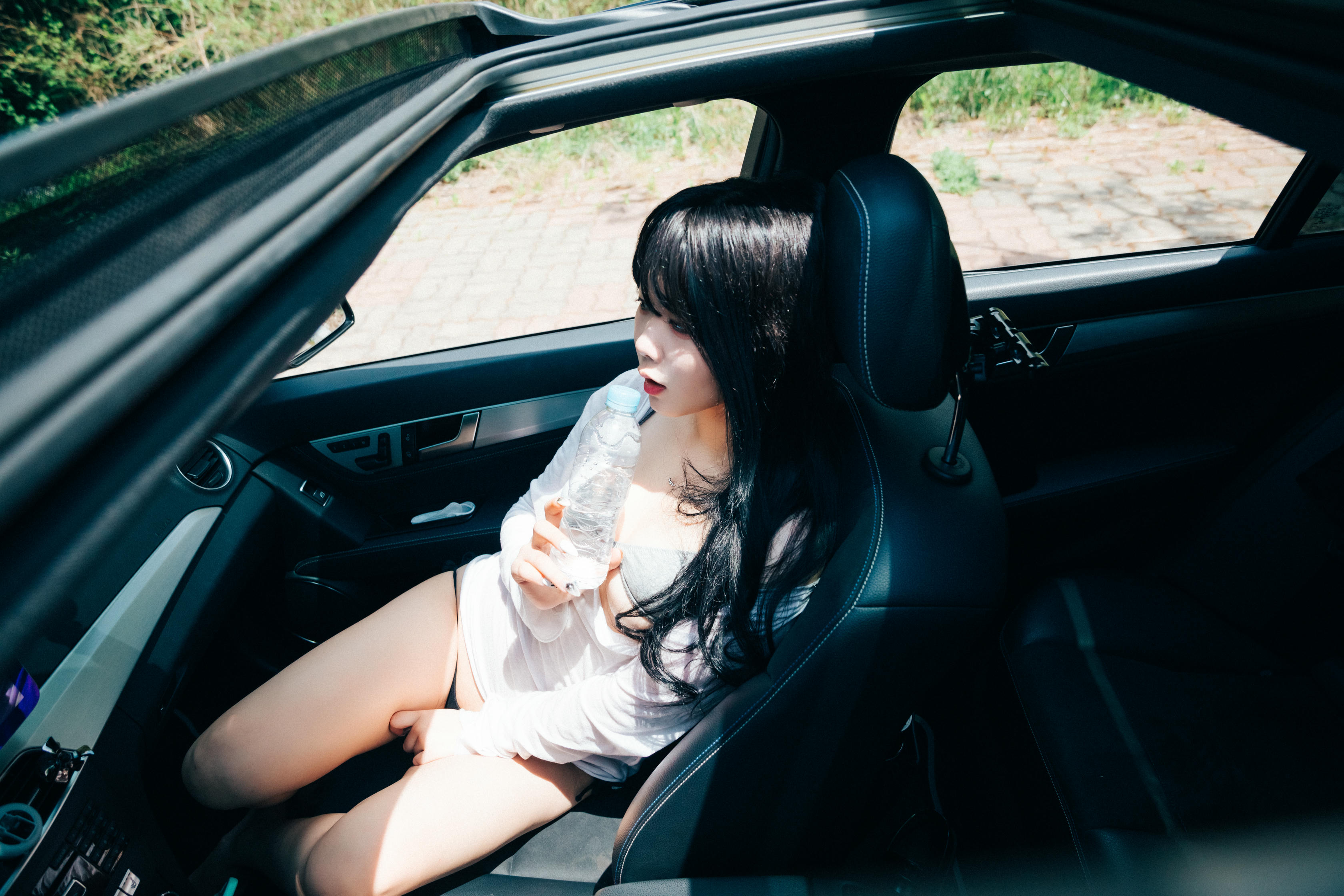 Zia (지아) NO.053 Loozy XXX Trip + Full.Ver [196P+5V-3.53GB]_第1集