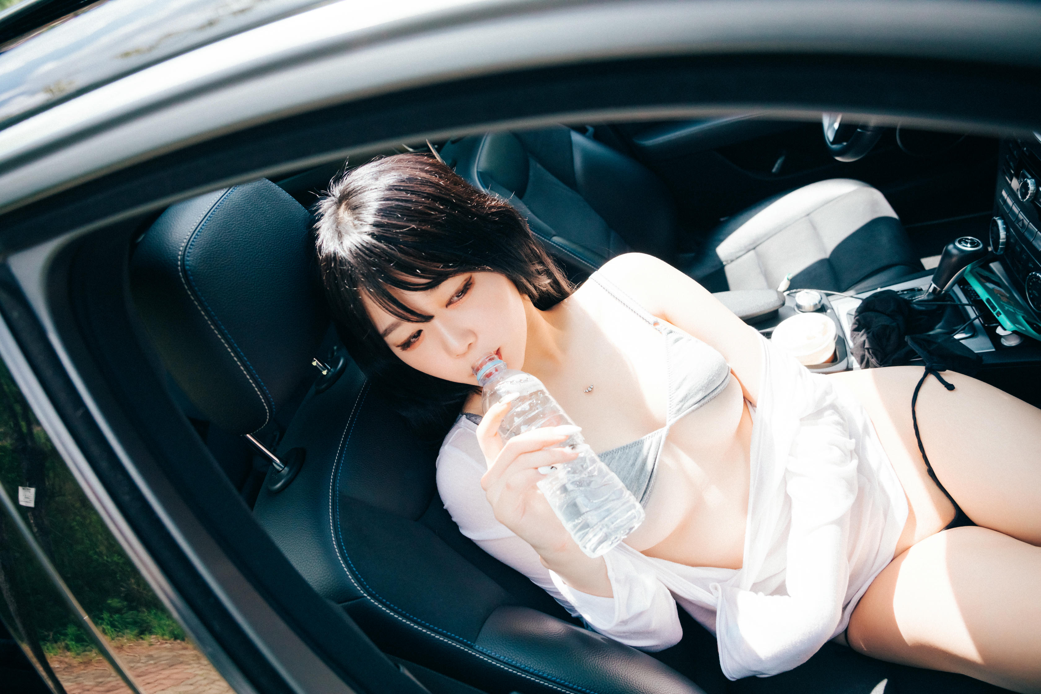 Zia (지아) NO.053 Loozy XXX Trip + Full.Ver [196P+5V-3.53GB]_第2集