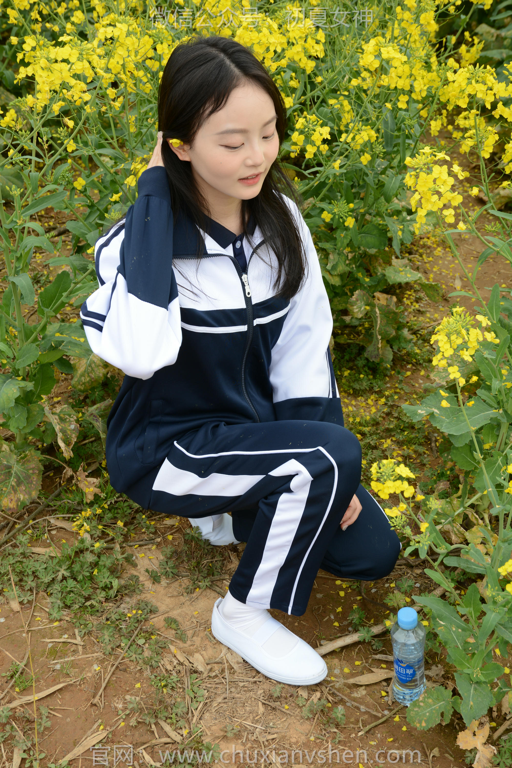 初夏女神 NO.156 双双 油菜花地 [100P1V-3.35GB]_第2集