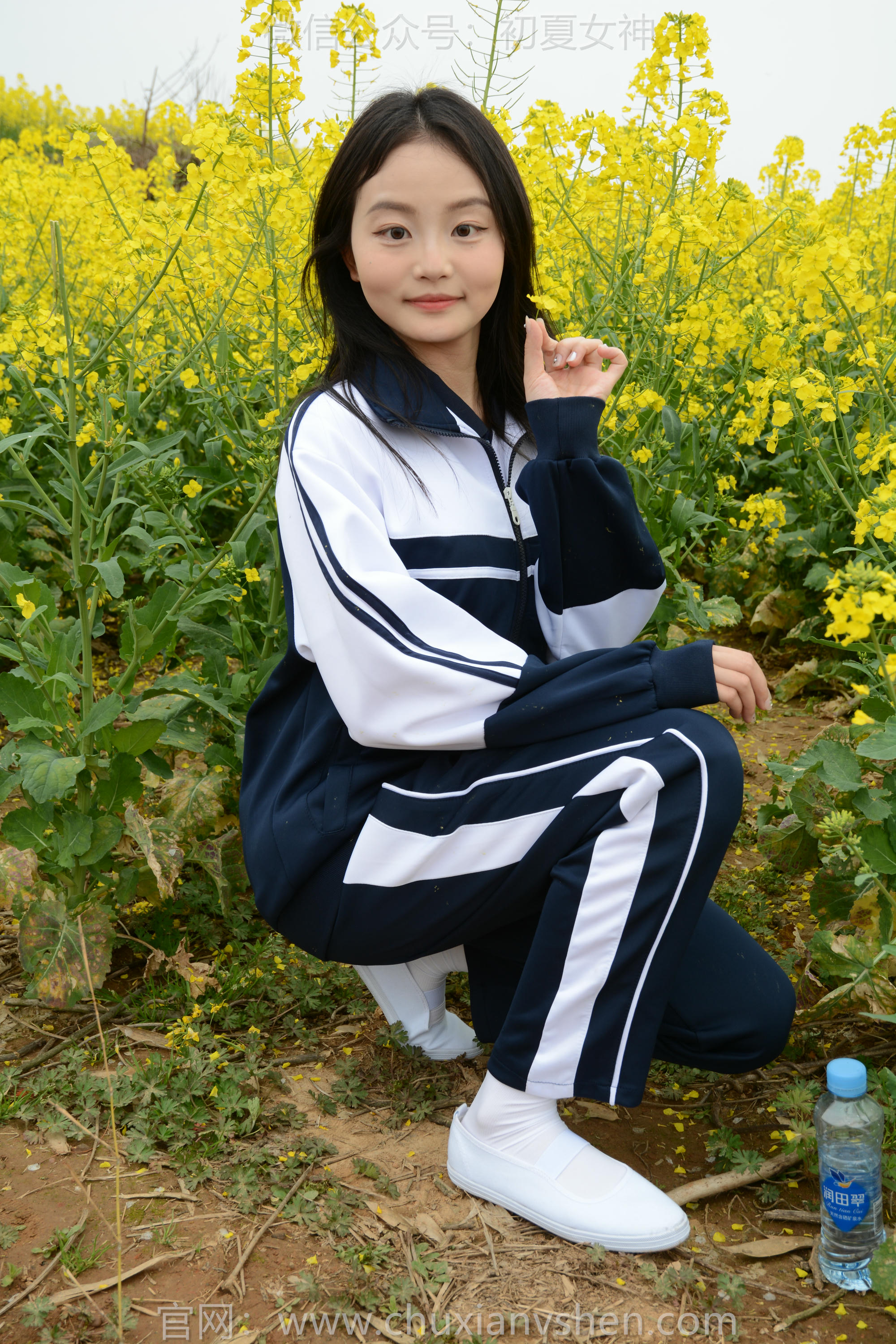 初夏女神 NO.156 双双 油菜花地 [100P1V-3.35GB]_第2集