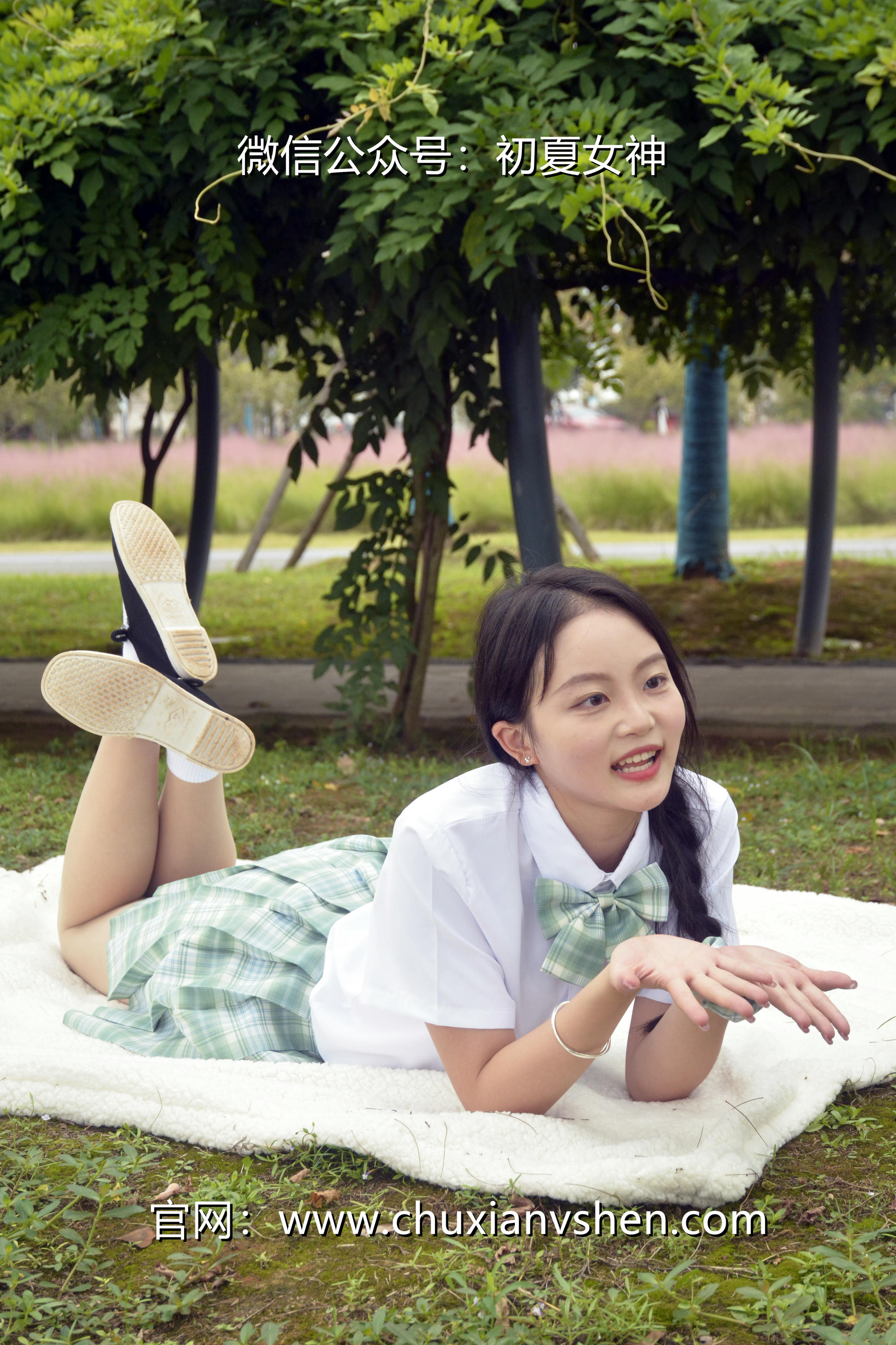 初夏女神 NO.093 双双 雪松JK套[140P+1V／5.53GB]_第6集