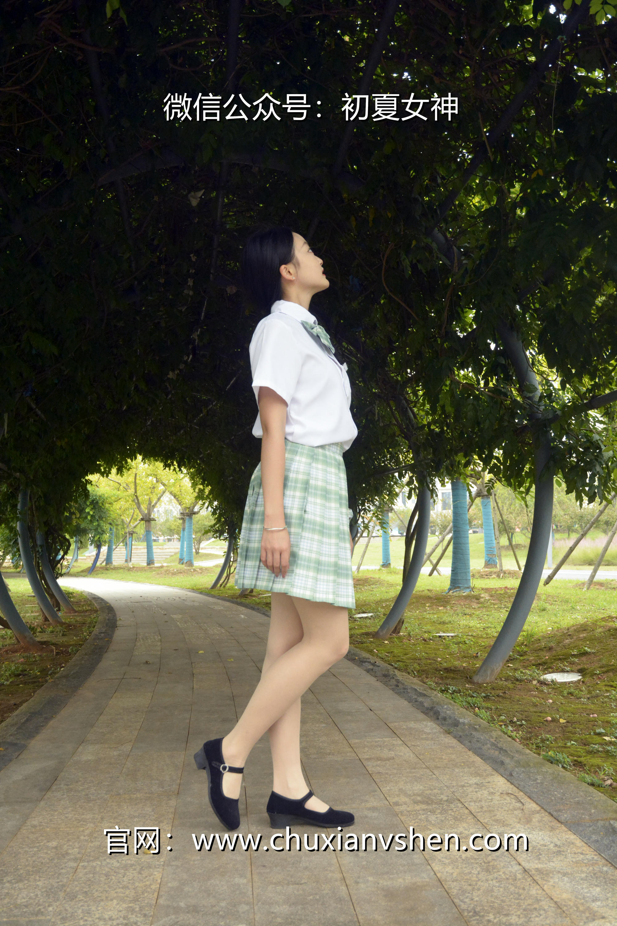 初夏女神 NO.093 双双 雪松JK套[140P+1V／5.53GB]_第3集