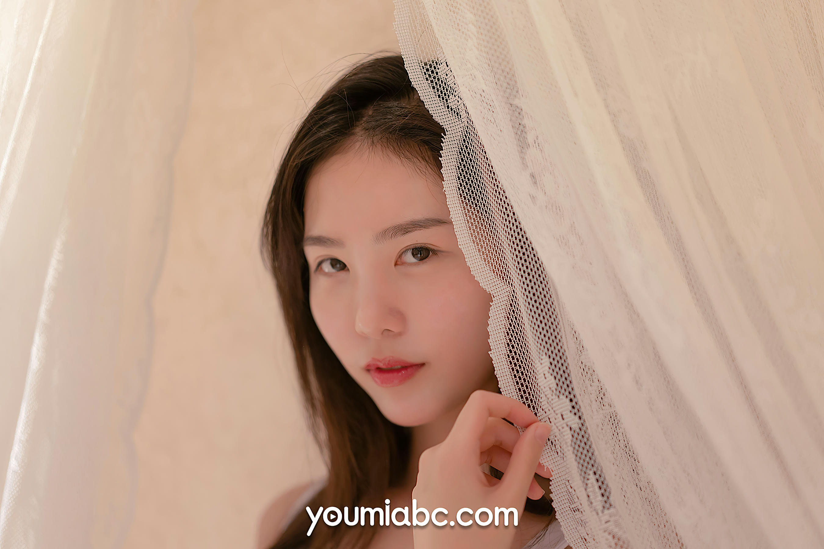 抖娘-利世 NO.054 YouMi尤蜜 独居女 [18P-286MB]_第1集