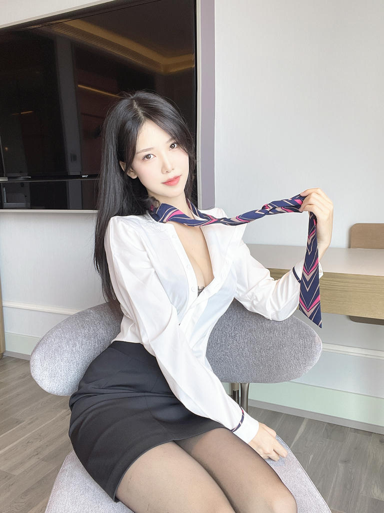 抖娘-利世 NO.067 定制 绳缚空姐 [40P1V-281MB]_第1集