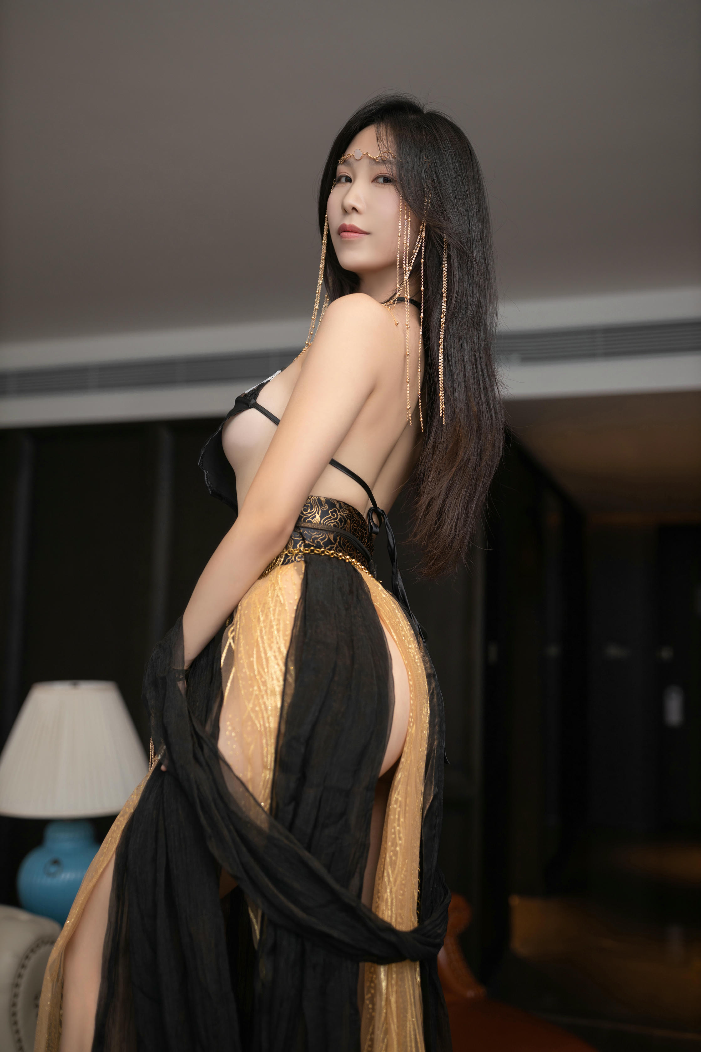 抖娘-利世 NO.140 黑金西域[81P-1.07G]_第1集