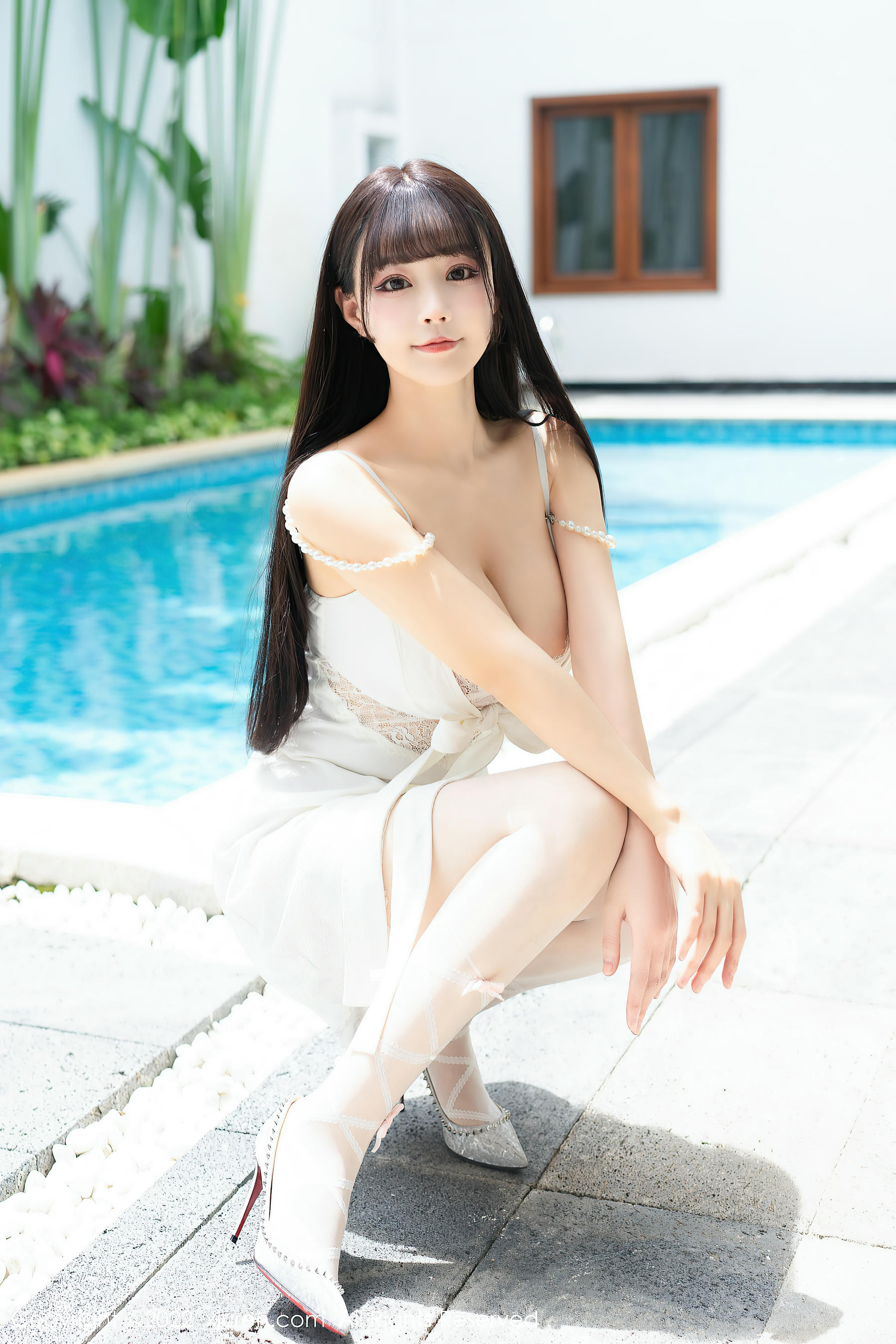 XIUREN秀人网 2022.10.25 NO.5755 朱可儿Flora 西双版纳旅拍 [84+1P758M]_第1集