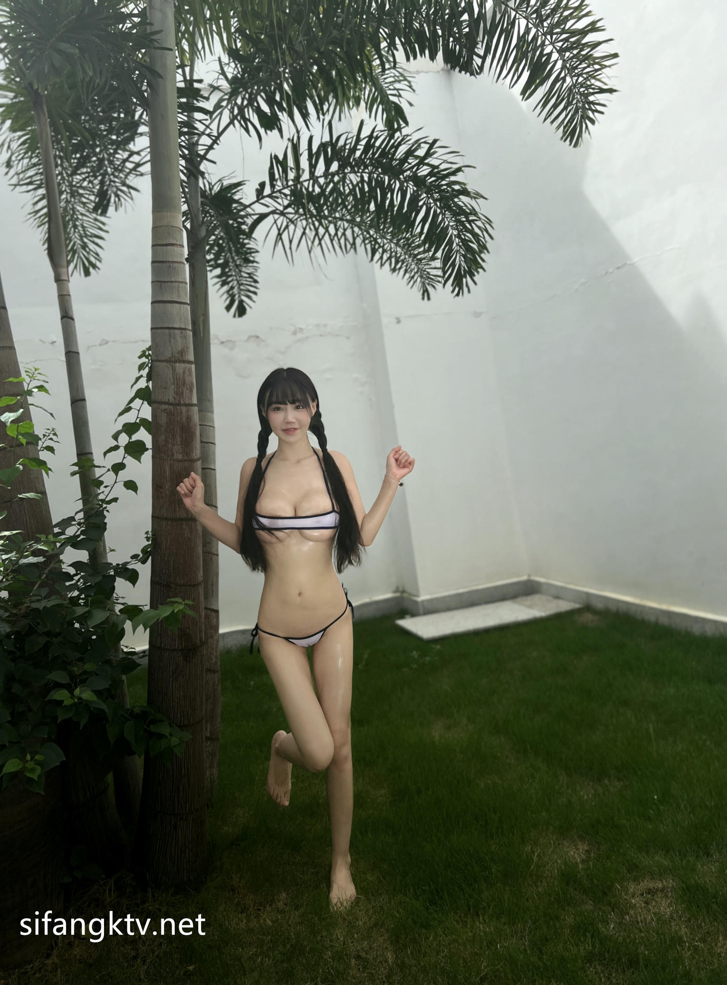 朱可儿 泳衣 [103P2V-3.03G]_第1集