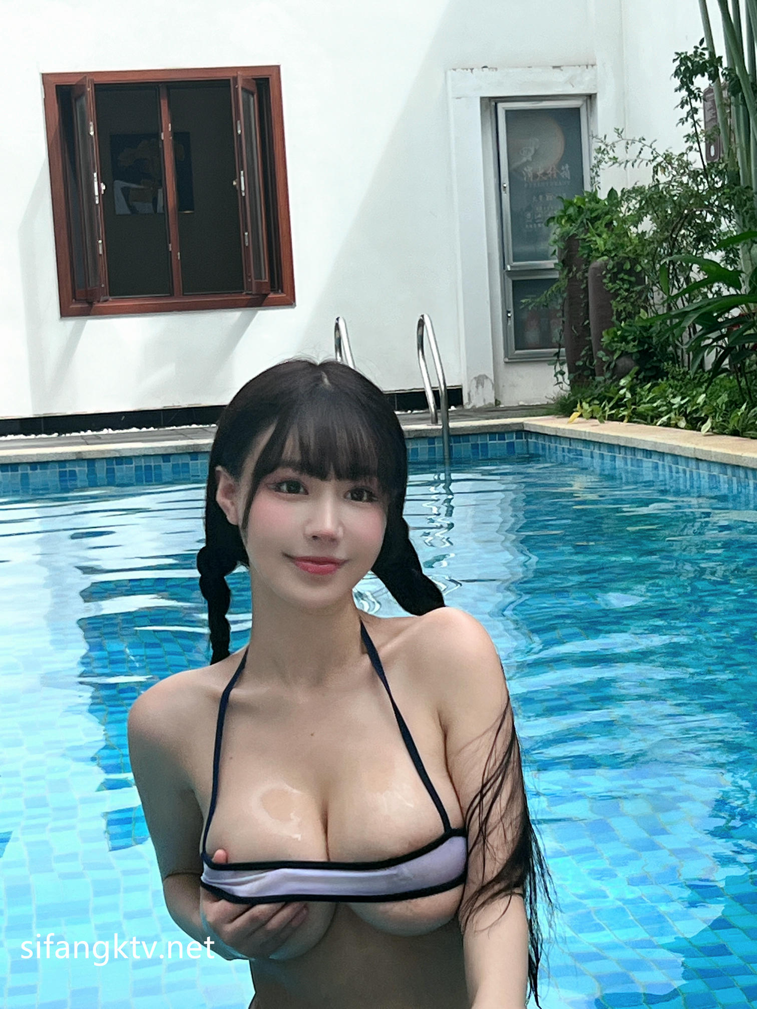 朱可儿 泳衣 [103P2V-3.03G]_第4集