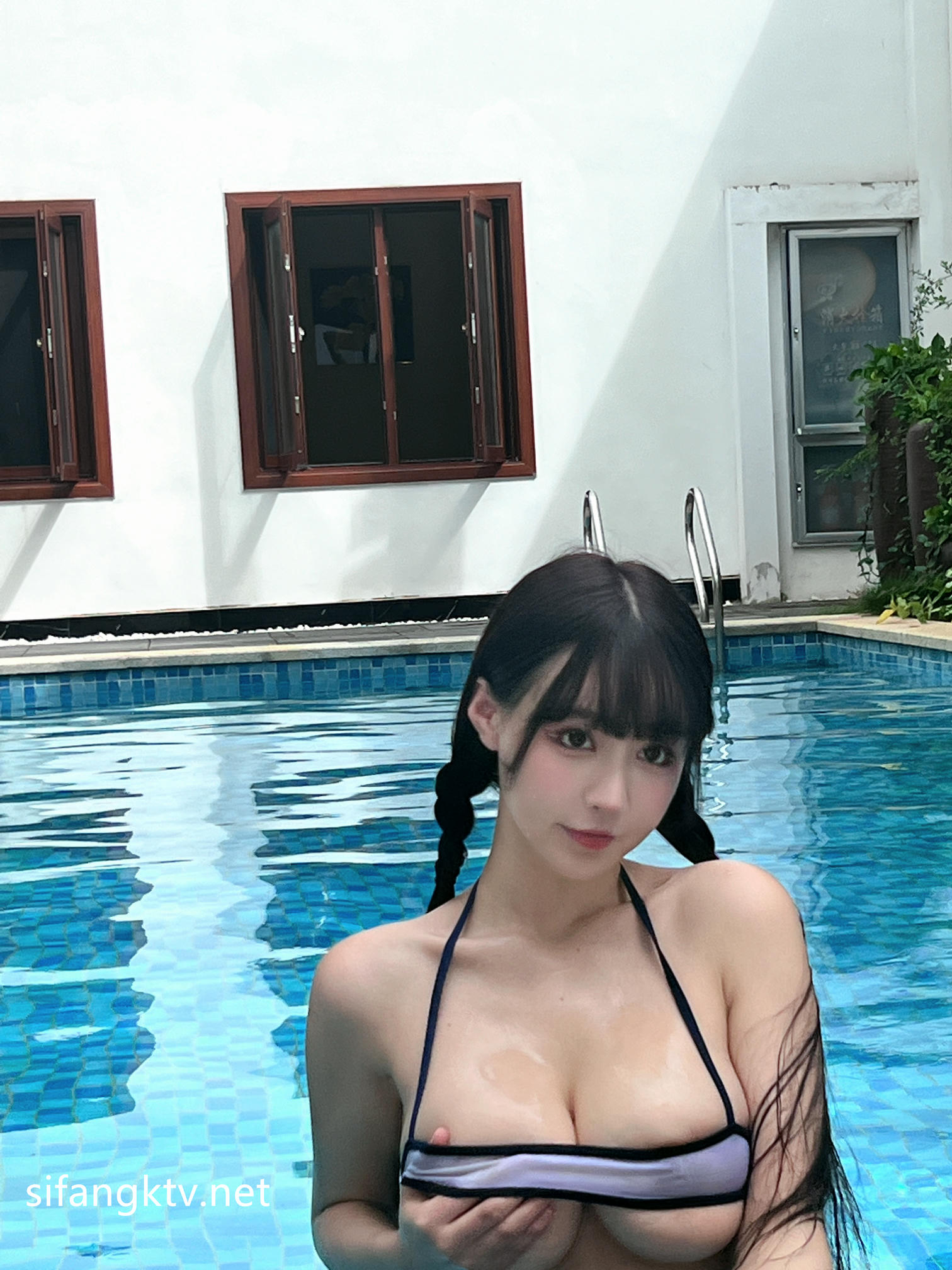 朱可儿 泳衣 [103P2V-3.03G]_第4集