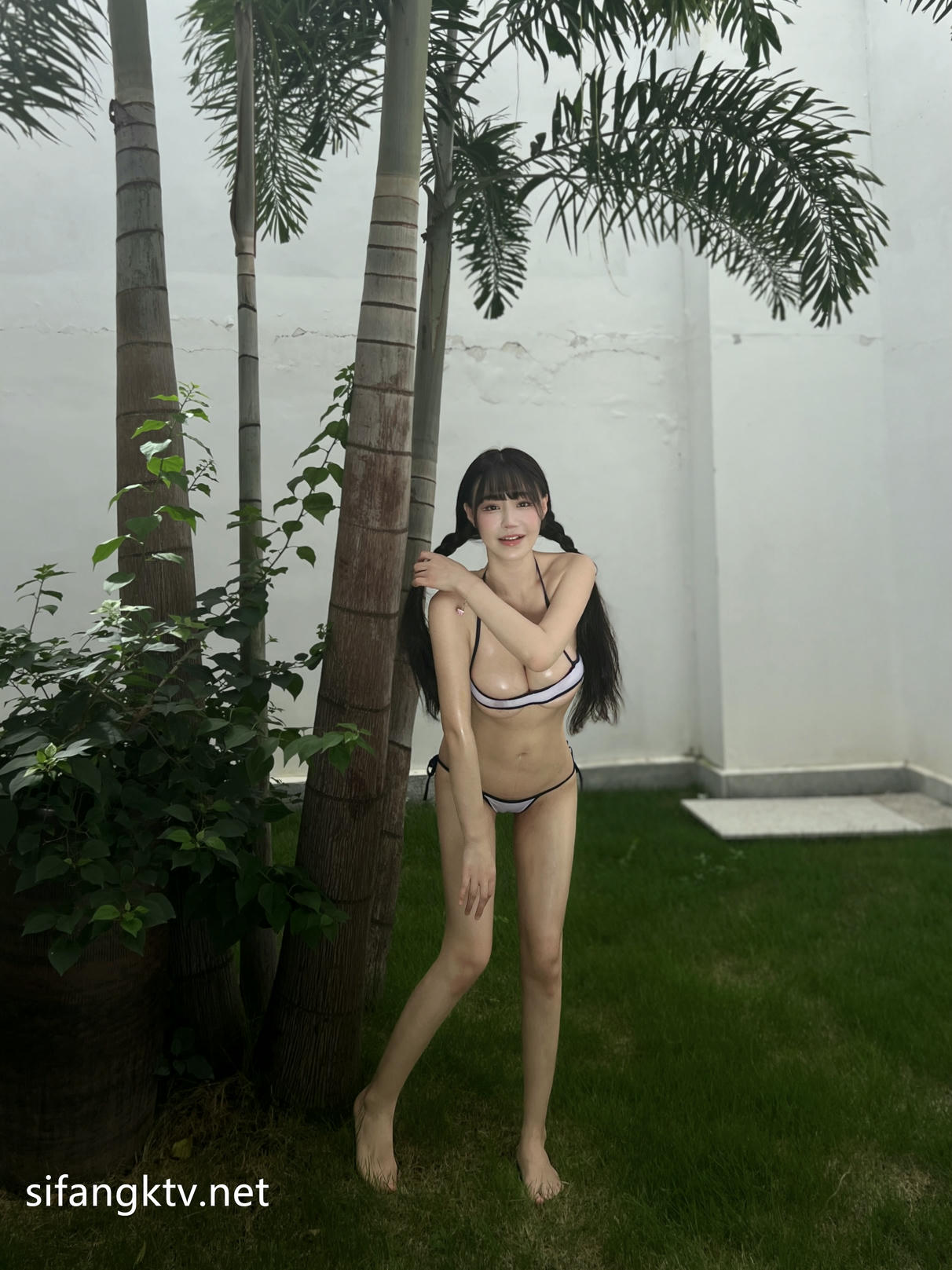 朱可儿 泳衣 [103P2V-3.03G]_第1集