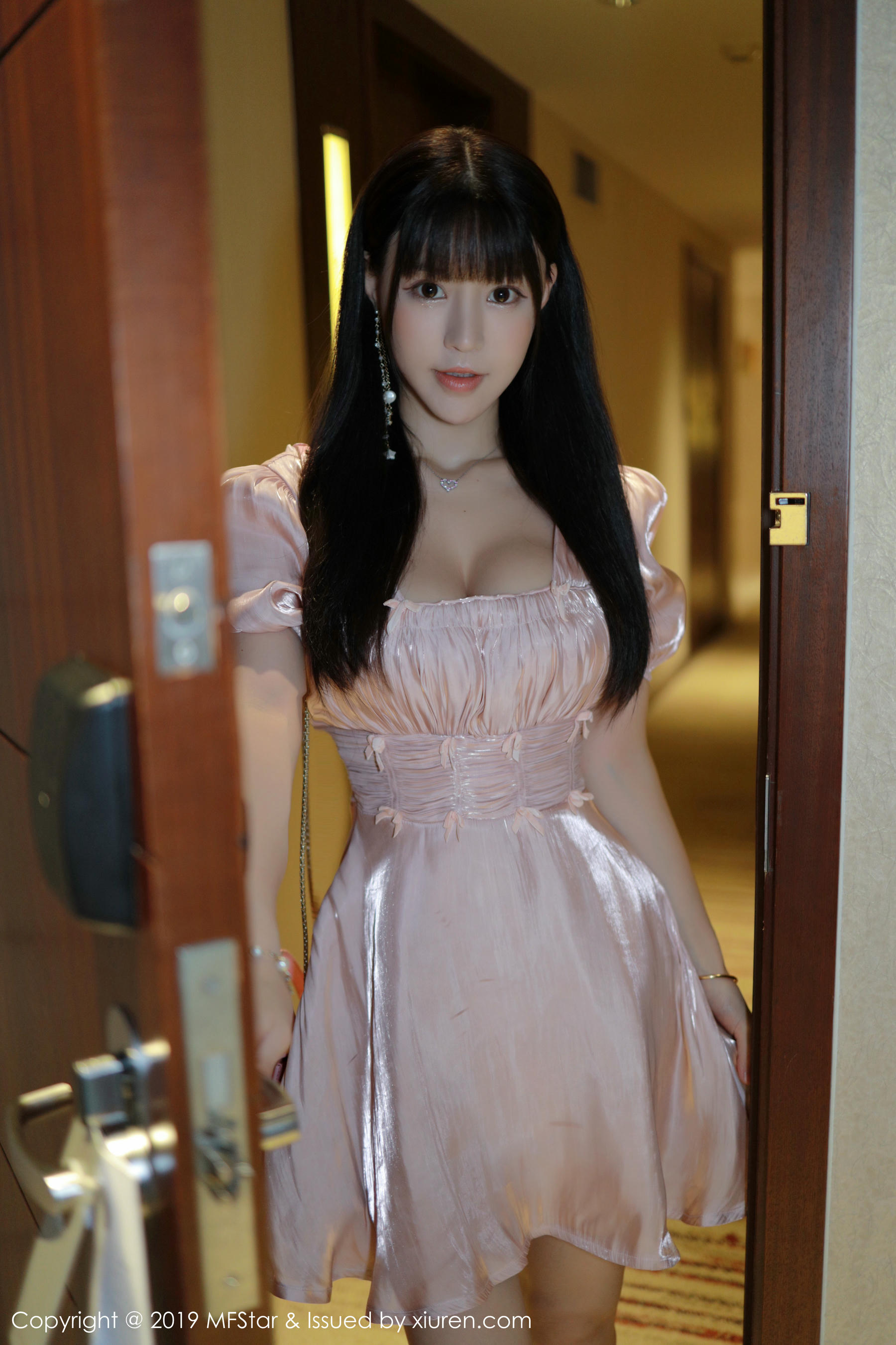 MFStar模范学院 2019.09.30 VOL.217 Flower朱可儿[90+1P／233M]_第1集