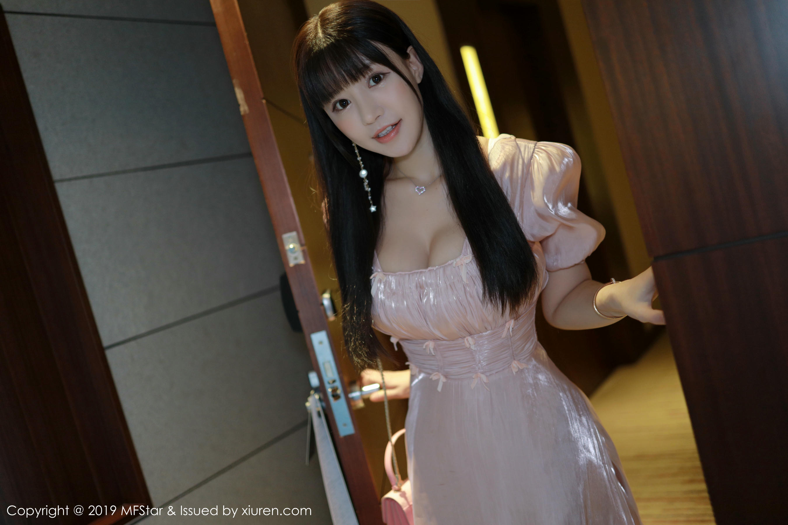 MFStar模范学院 2019.09.30 VOL.217 Flower朱可儿[90+1P／233M]_第1集