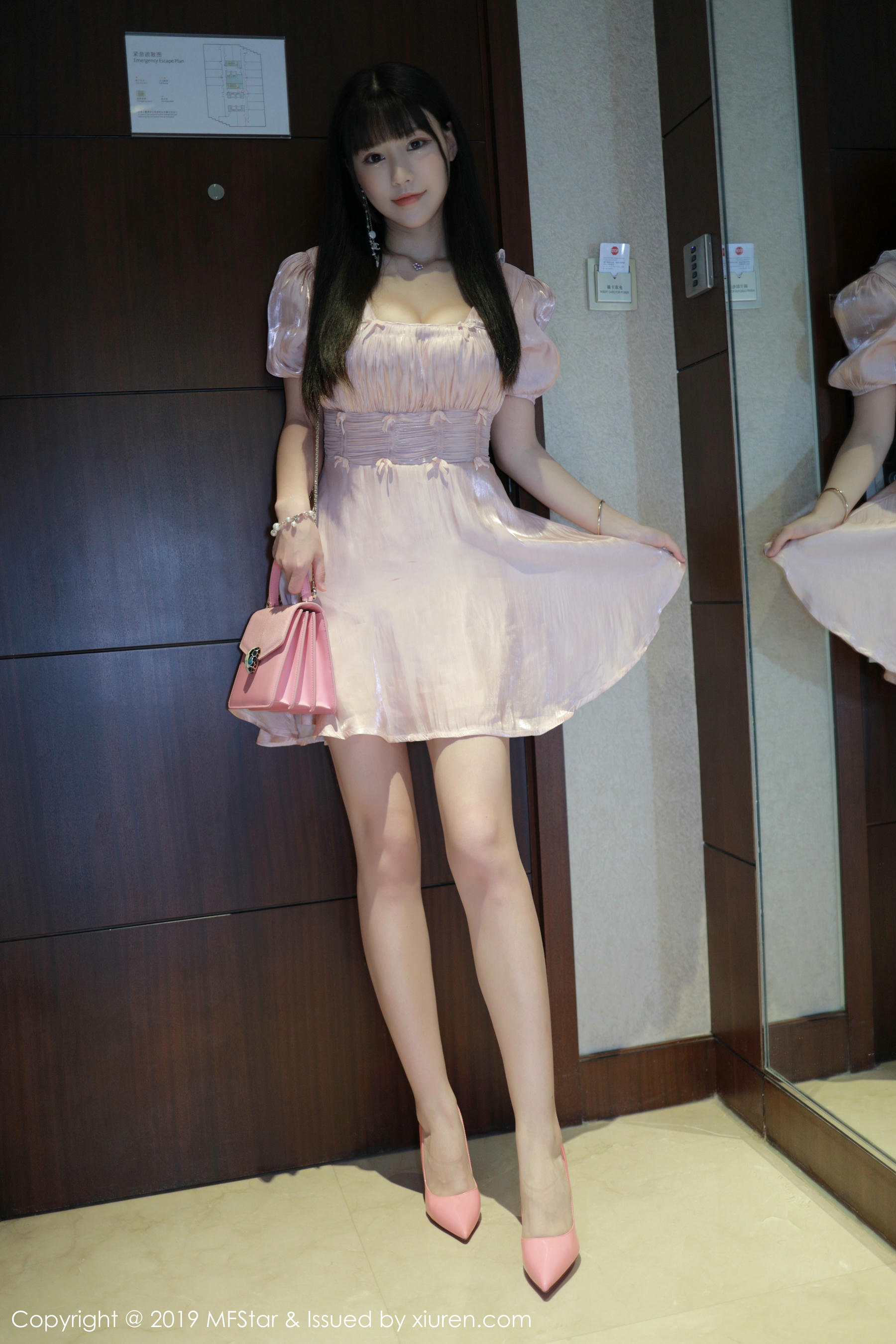 MFStar模范学院 2019.09.30 VOL.217 Flower朱可儿[90+1P／233M]_第1集