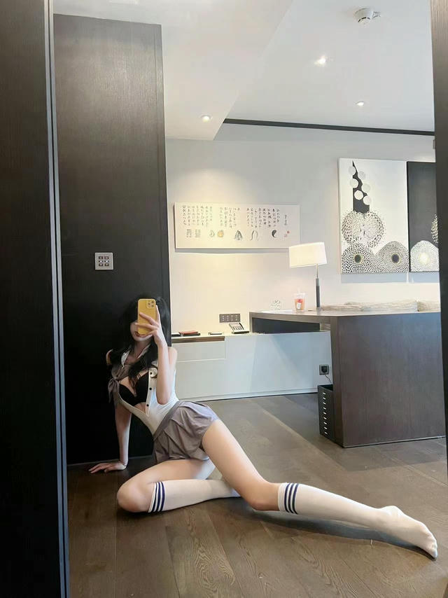 073_葛征GEZHENG JK百褶裙[20P／49MB]_第1集