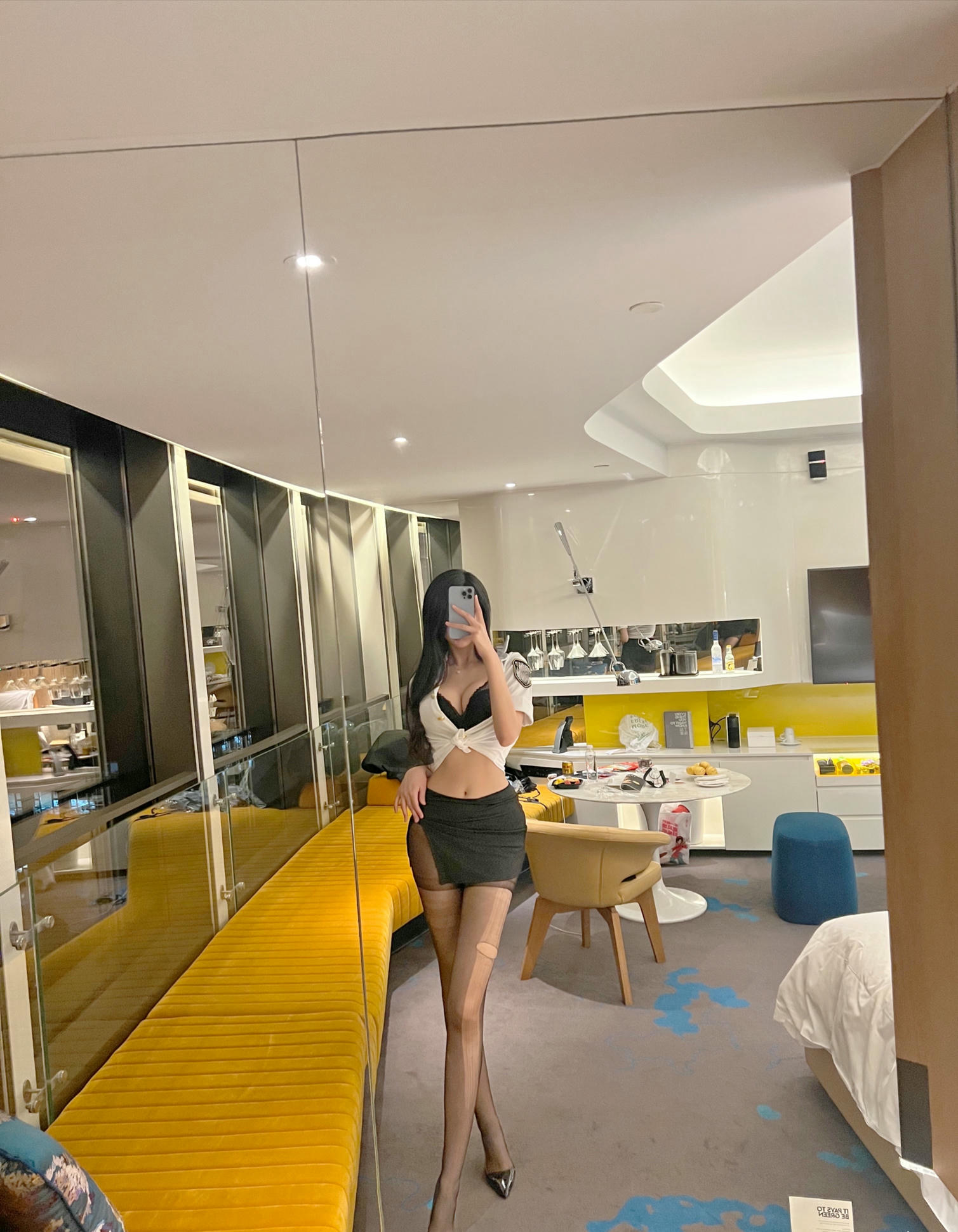 074_葛征GEZHENG 紧紧的内内勒的大白兔[25P／49MB]_第1集