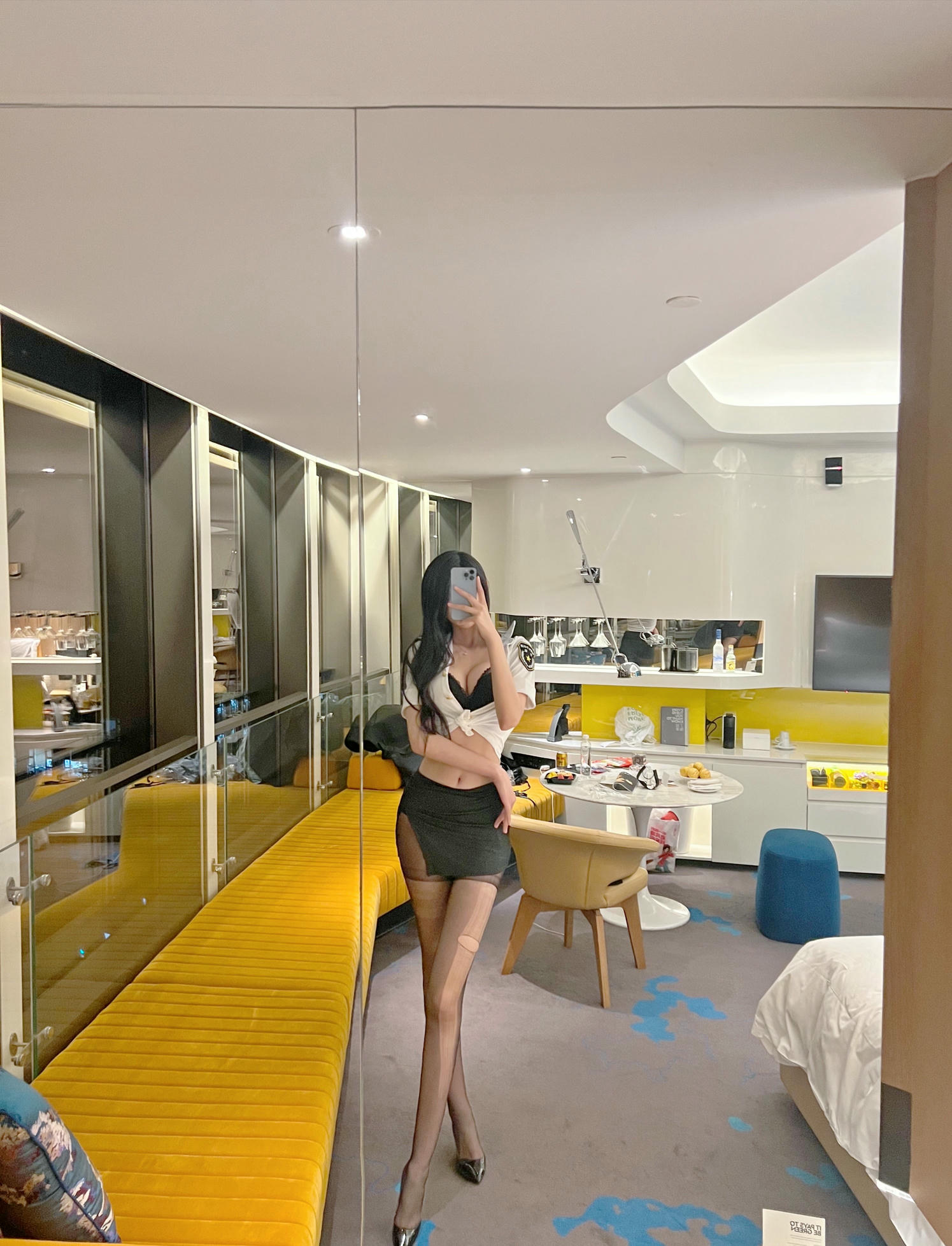 074_葛征GEZHENG 紧紧的内内勒的大白兔[25P／49MB]_第1集