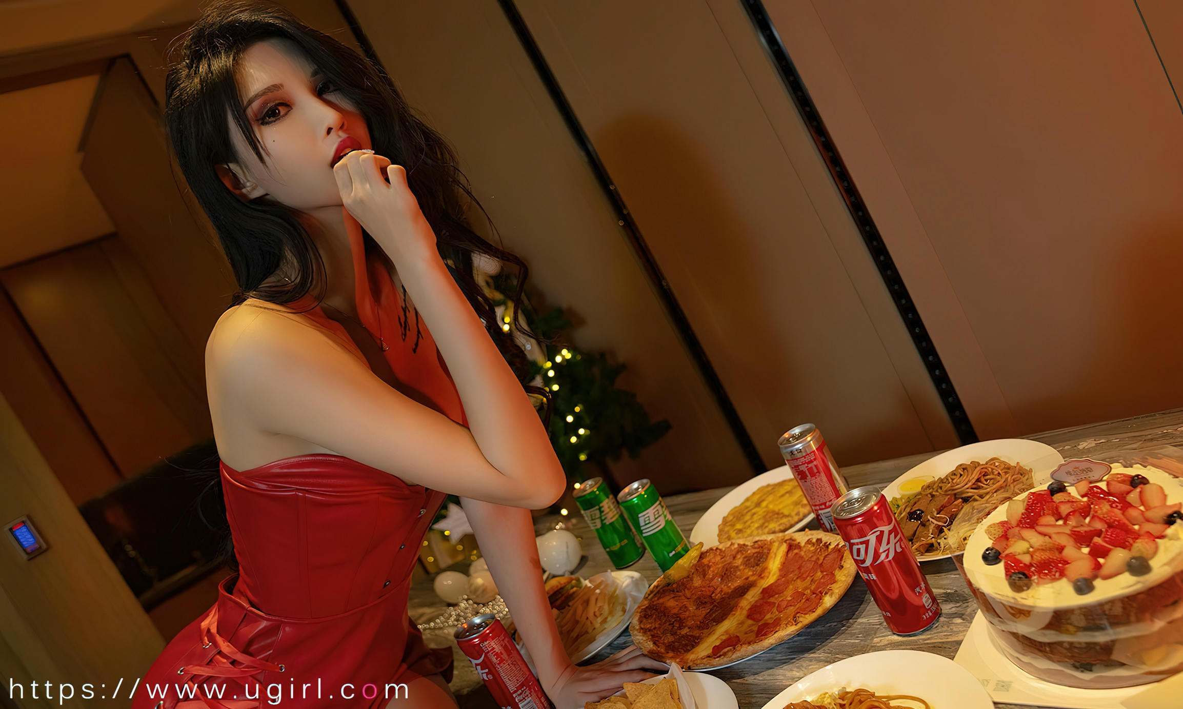 Ugirls爱尤物 2022 NO.2481 葛征Model 恋恋平安夜[35P／74MB]_第2集