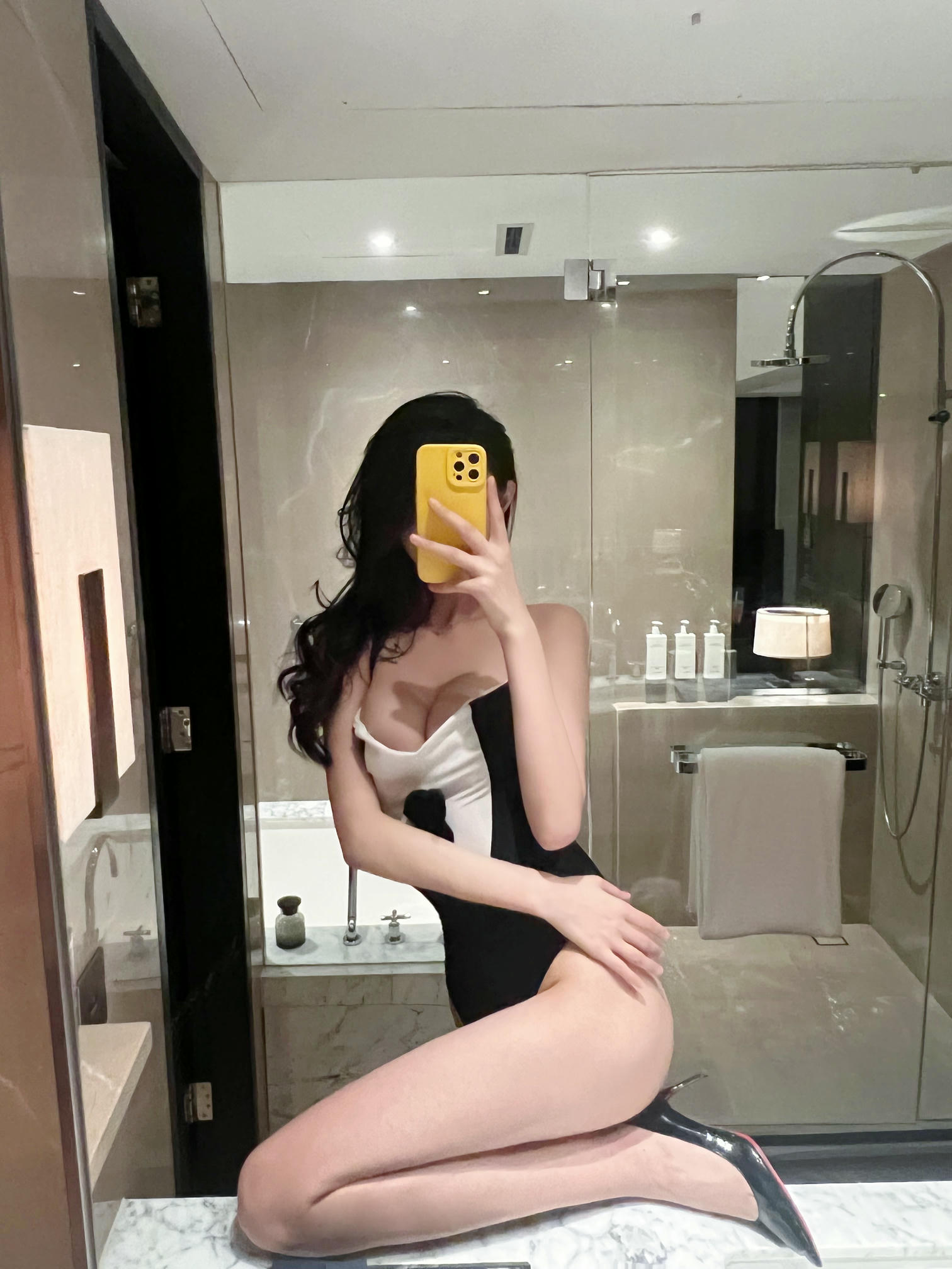068_葛征GEZHENG 黑色连体御姐 [22P／123MB]_第1集