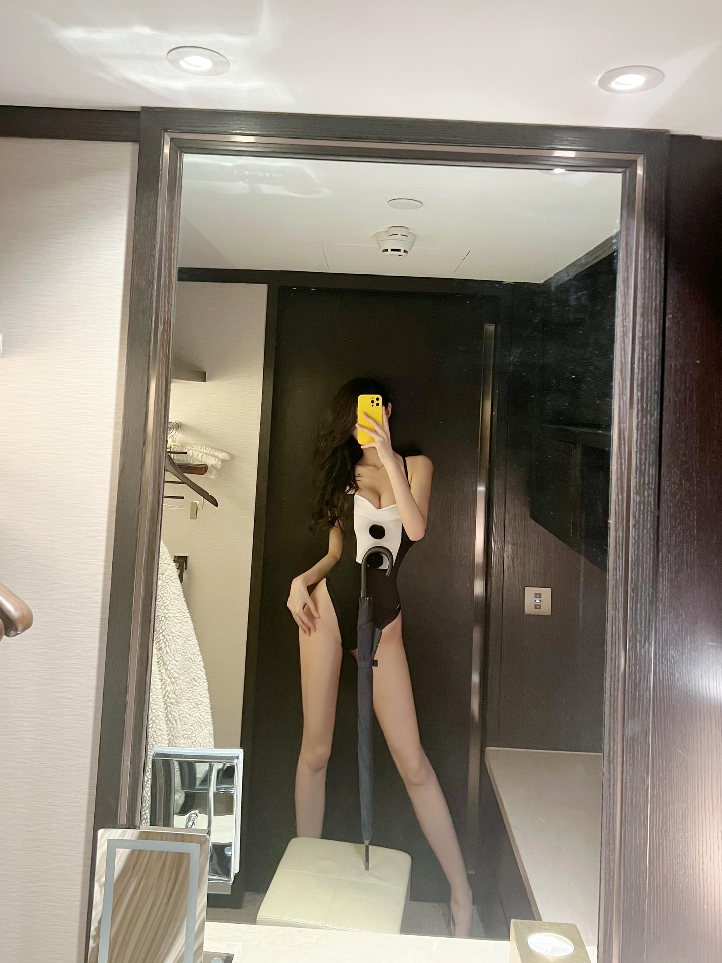 068_葛征GEZHENG 黑色连体御姐 [22P／123MB]_第1集