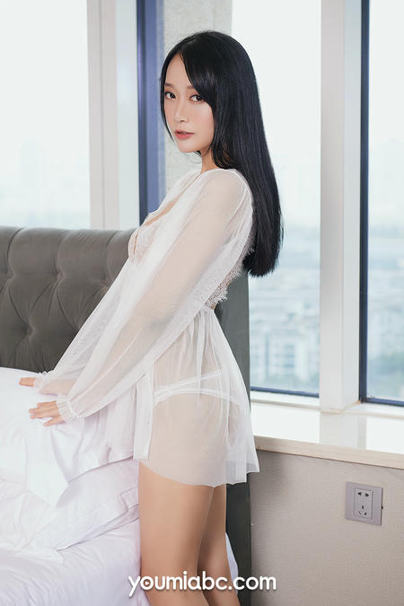 YOUMI尤蜜 2019.10.11 NO.0199 妩媚娇娘 何嘉颖[64P／38.7MB]_第1集