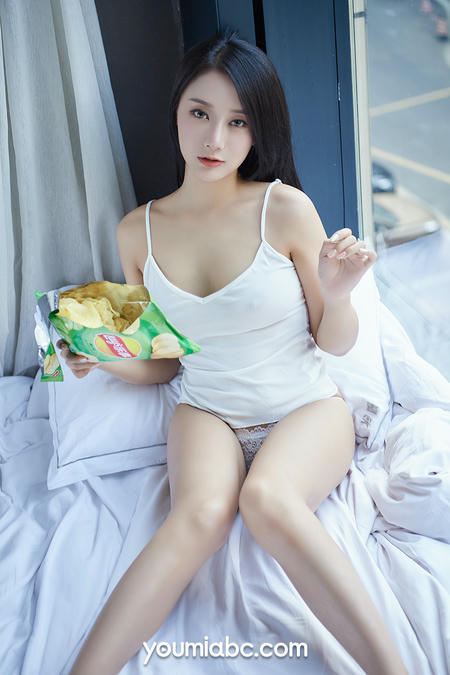 YOUMI尤蜜 2019.12.01 NO.0251 热辣宅女 何嘉颖[28P／17.7MB]_第1集