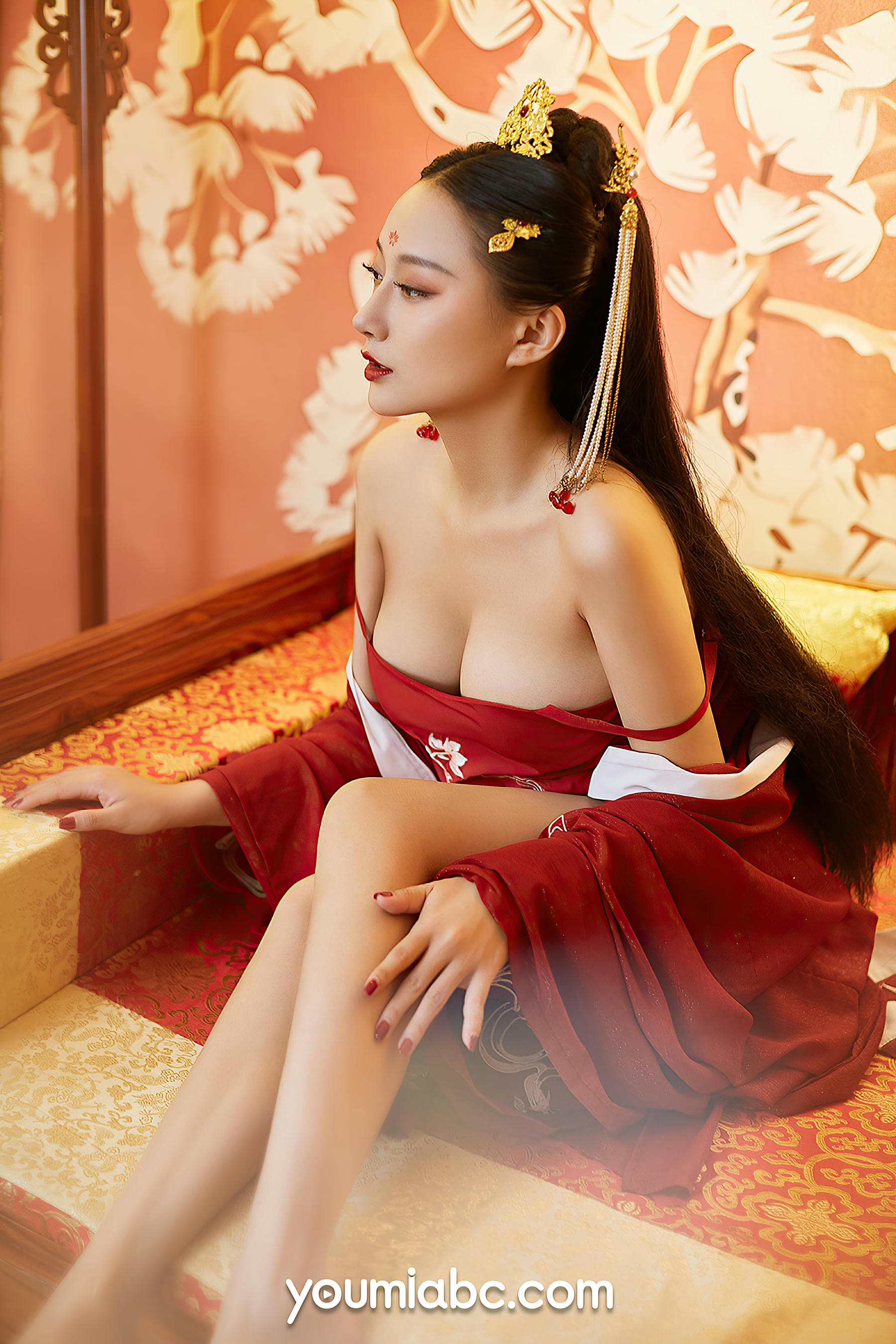 YOUMI尤蜜 2021.01.15 NO.0688 盛世红颜 何嘉颖[32P／616MB]_第1集