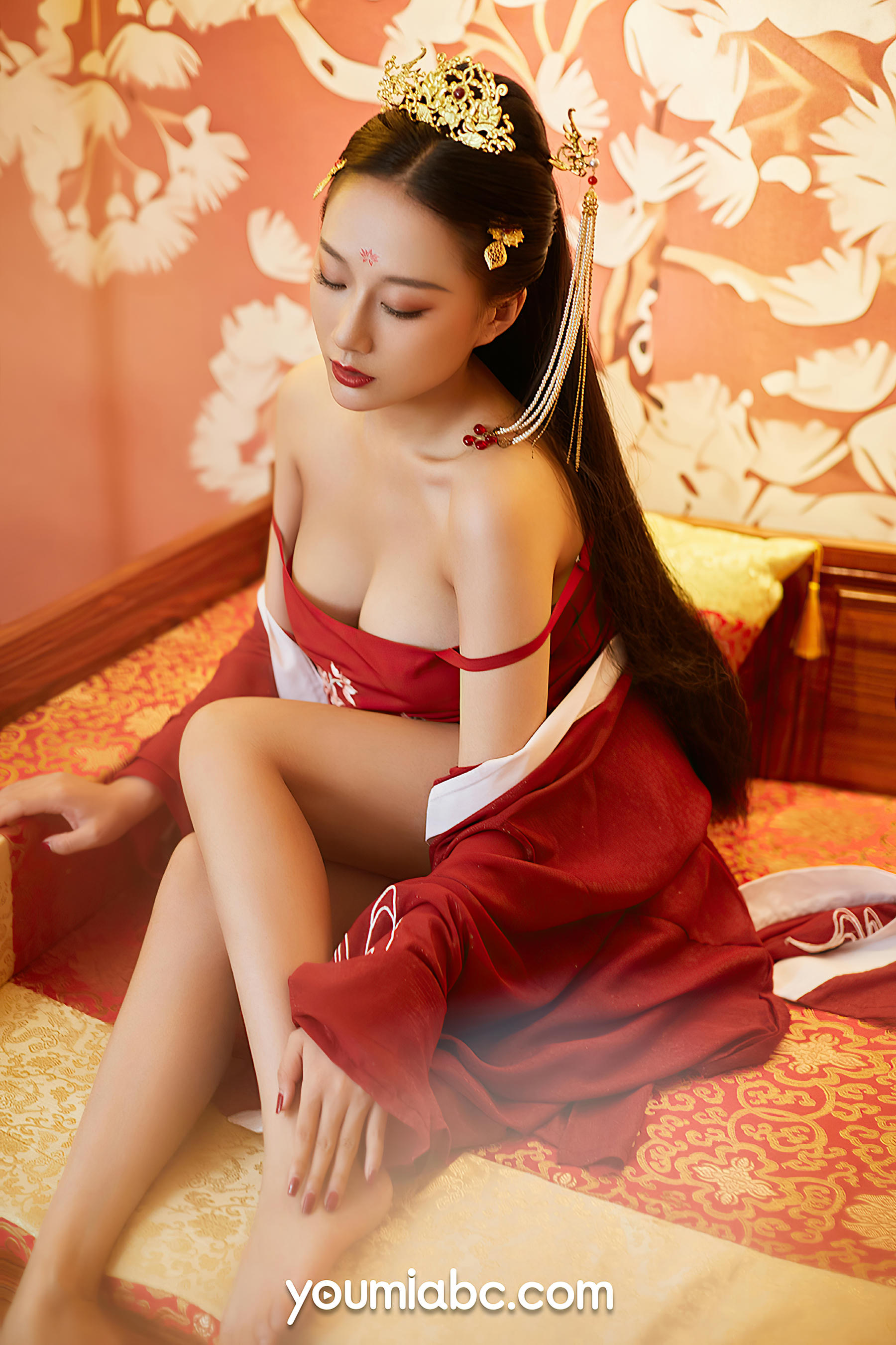 YOUMI尤蜜 2021.01.15 NO.0688 盛世红颜 何嘉颖[32P／616MB]_第1集