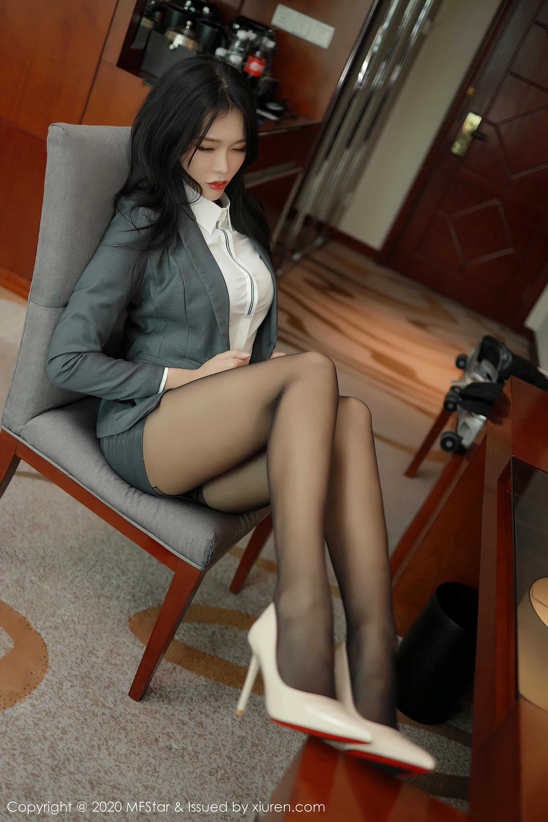MFStar模范学院 2020.12.18 VOL.426 娜比[48+1P／509MB]_第1集