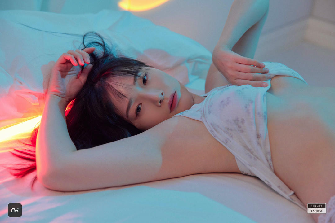 韩国美女-Pia (피아) NO.072 LEEHEE EXPRESS LEHF-217B Sir.Bean [52P 133MB]_第2集