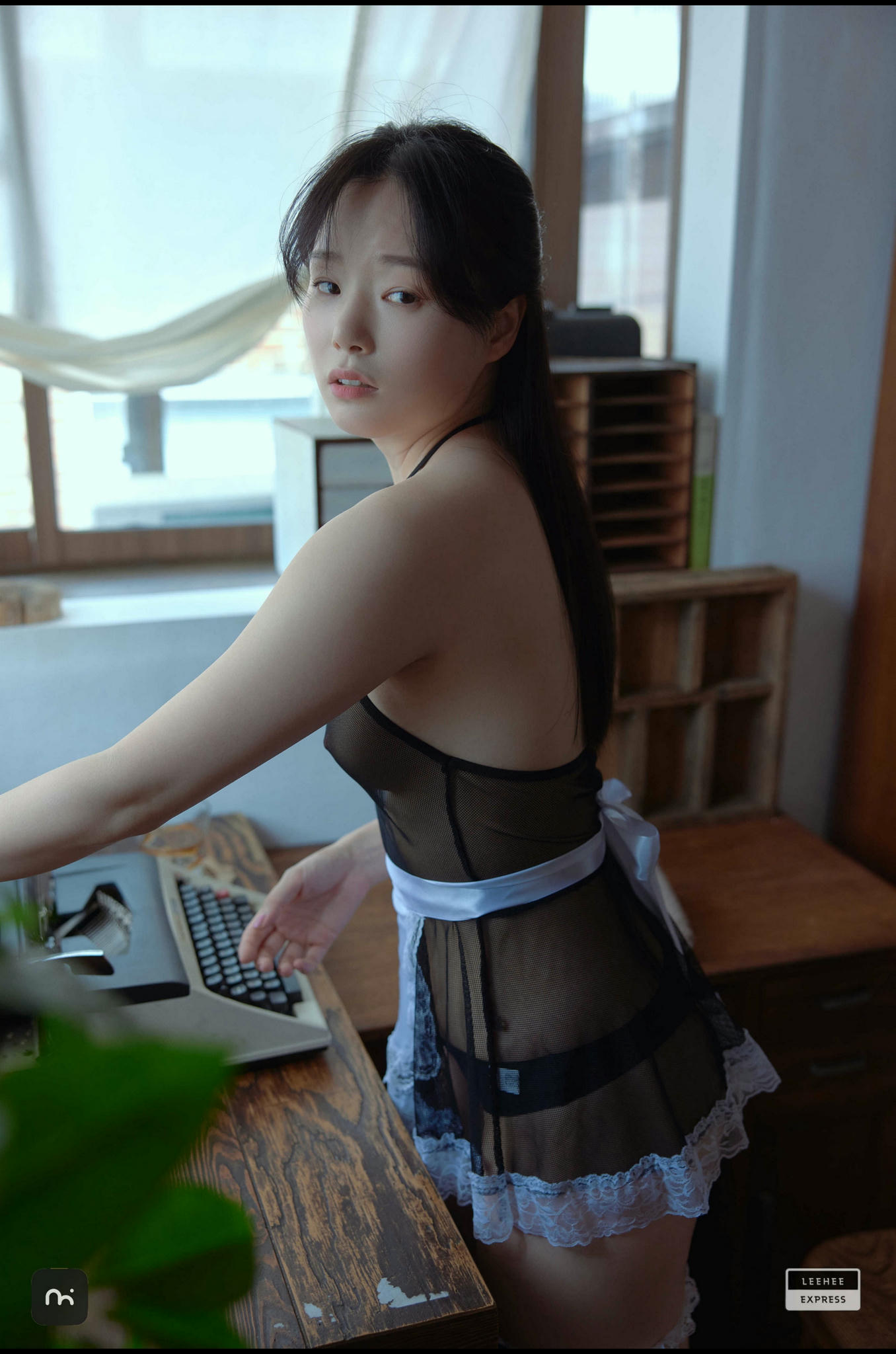 韩国美女-Pia (피아) NO.075 LEEHEE EXPRESS LEHC-250A Sir.Bean [62P-235MB]_第2集