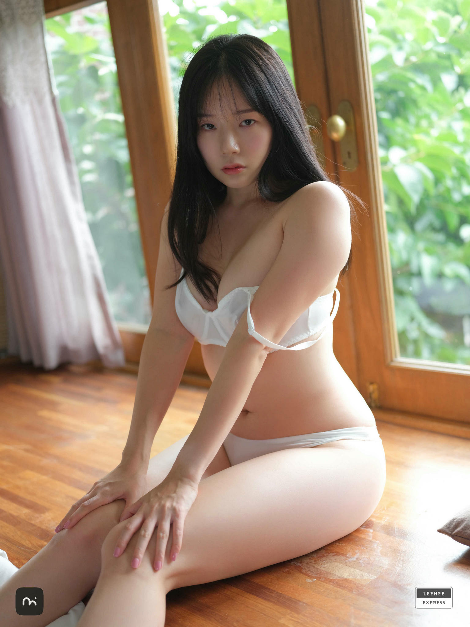 韩国美女-Pia (피아) NO.084 LEEHEE EXPRESS LEHC-222B Sir.Bean (피아) [70P 279MB]_第2集