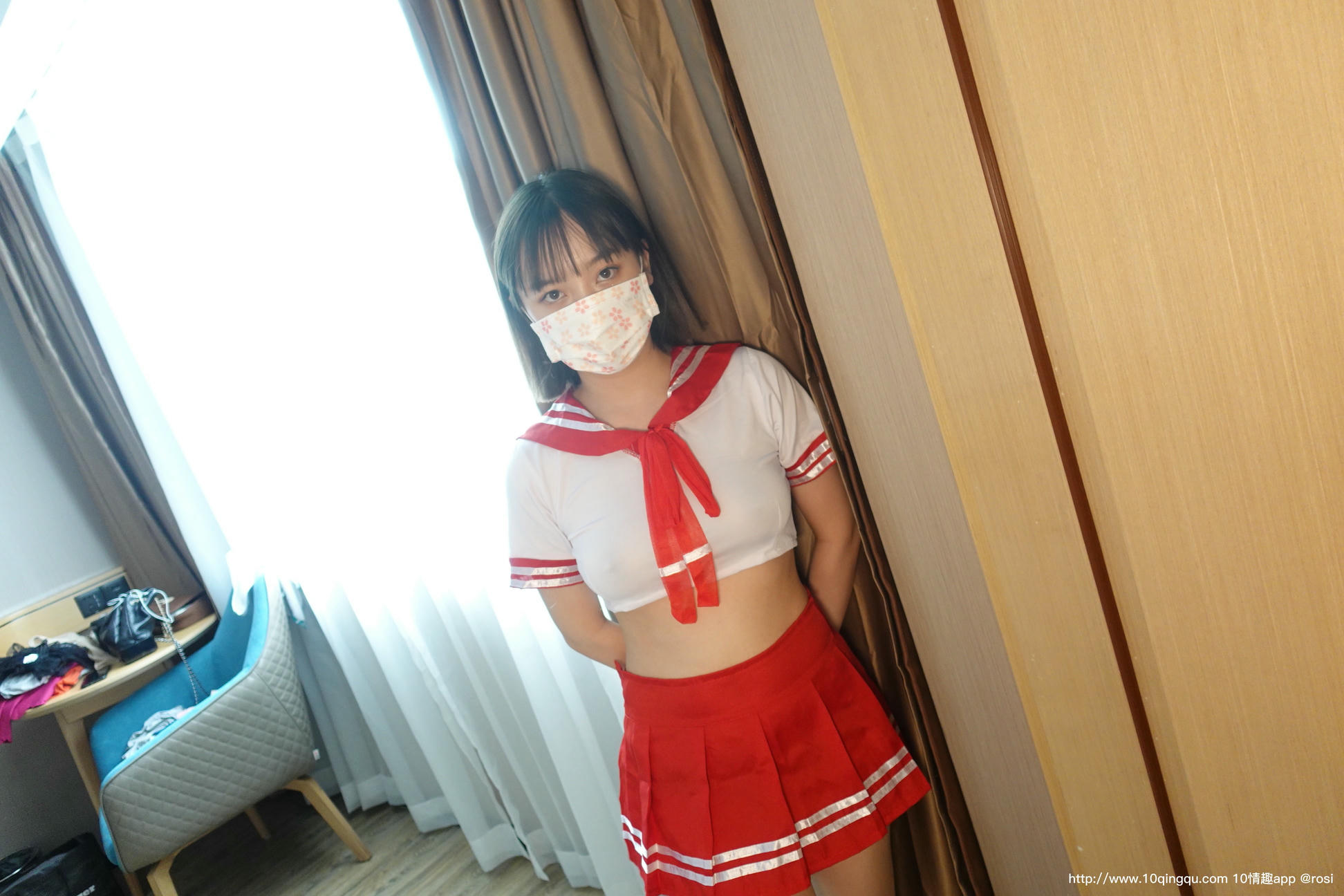 ROSI写真 口罩系列 2020.10.01 NO.1572[66+1P／83.4MB]_第1集
