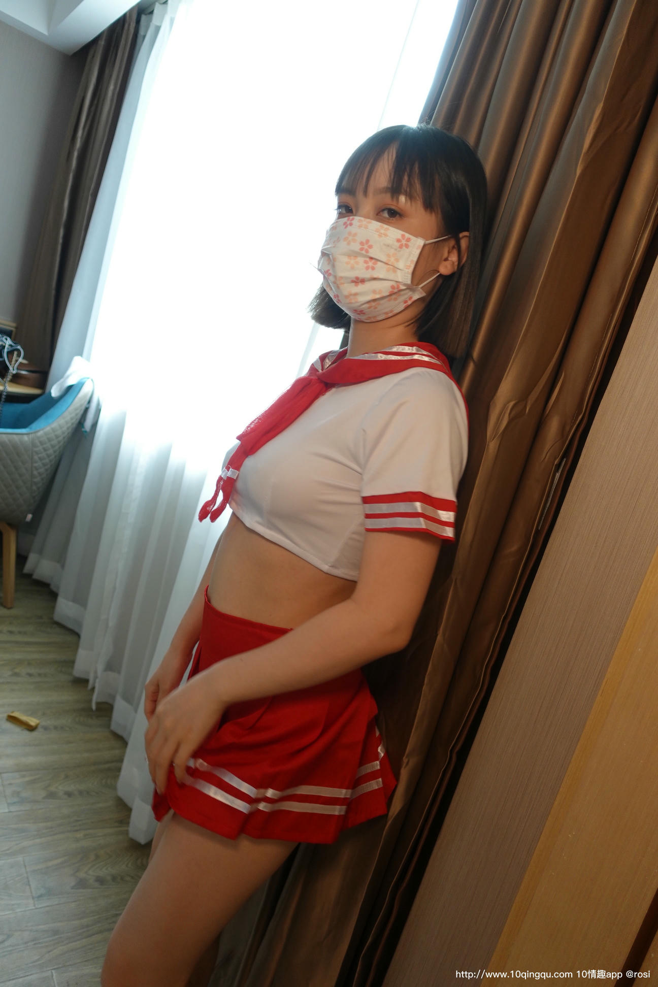 ROSI写真 口罩系列 2020.10.01 NO.1572[66+1P／83.4MB]_第1集