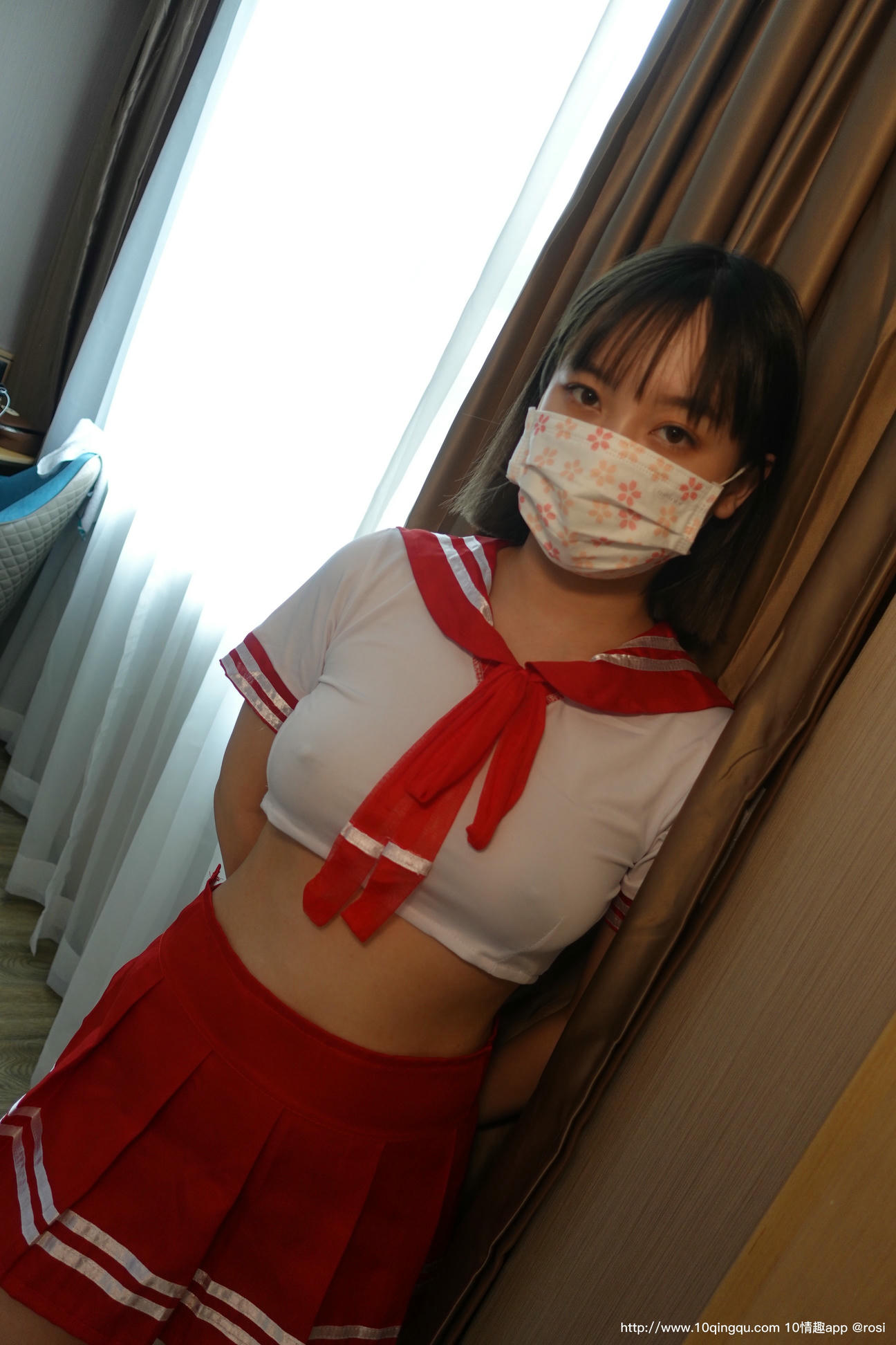 ROSI写真 口罩系列 2020.10.01 NO.1572[66+1P／83.4MB]_第1集